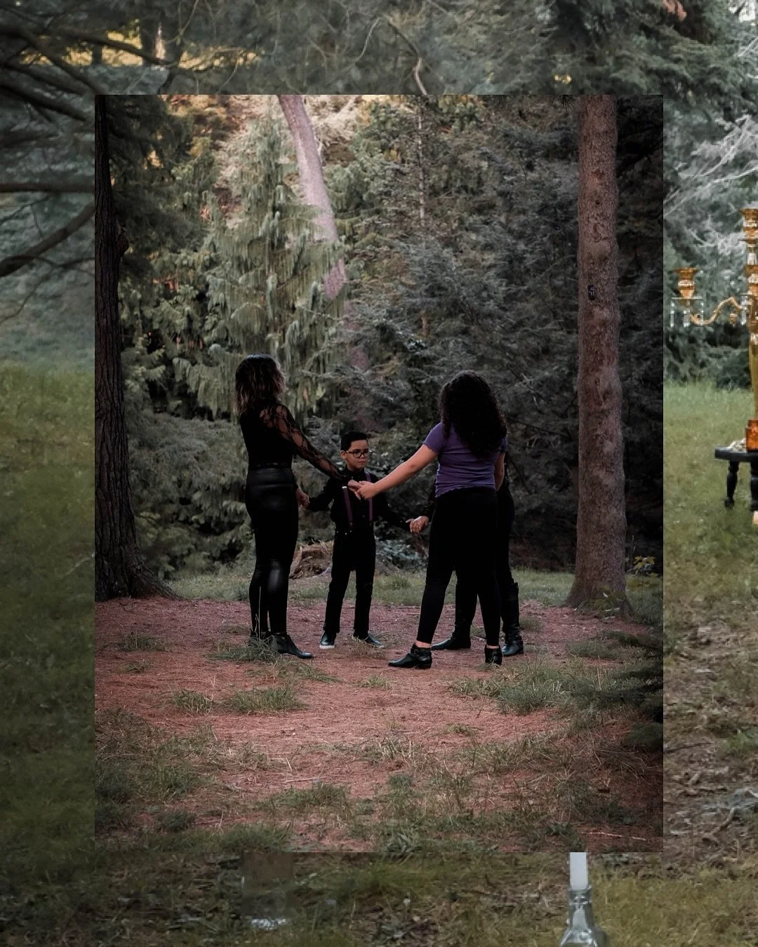 happy hallow&rsquo;s eve from our coven to yours 🧙🏽&zwj;♀️

#halloween #familyphotoshoot #highlandpark