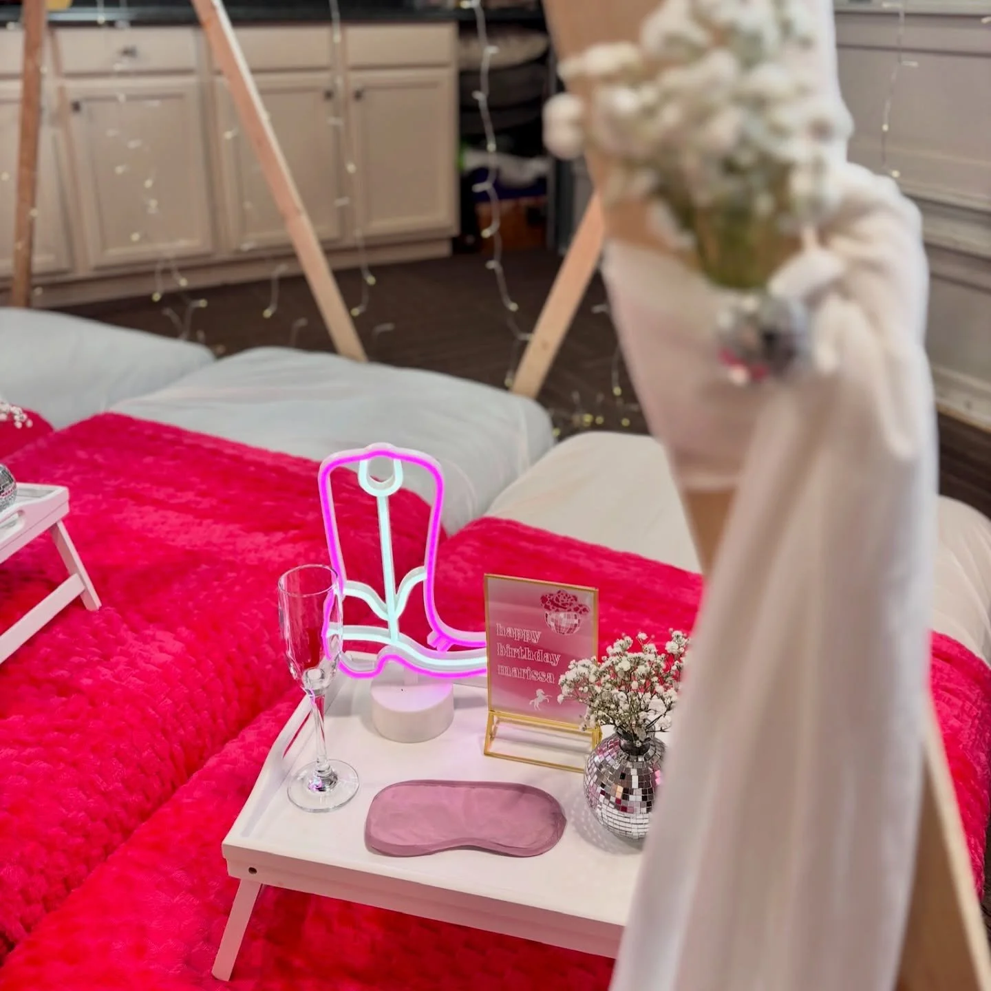 you, the girls &amp; matching pj&rsquo;s 💕

#galentines #slumberparty #girlsnightin