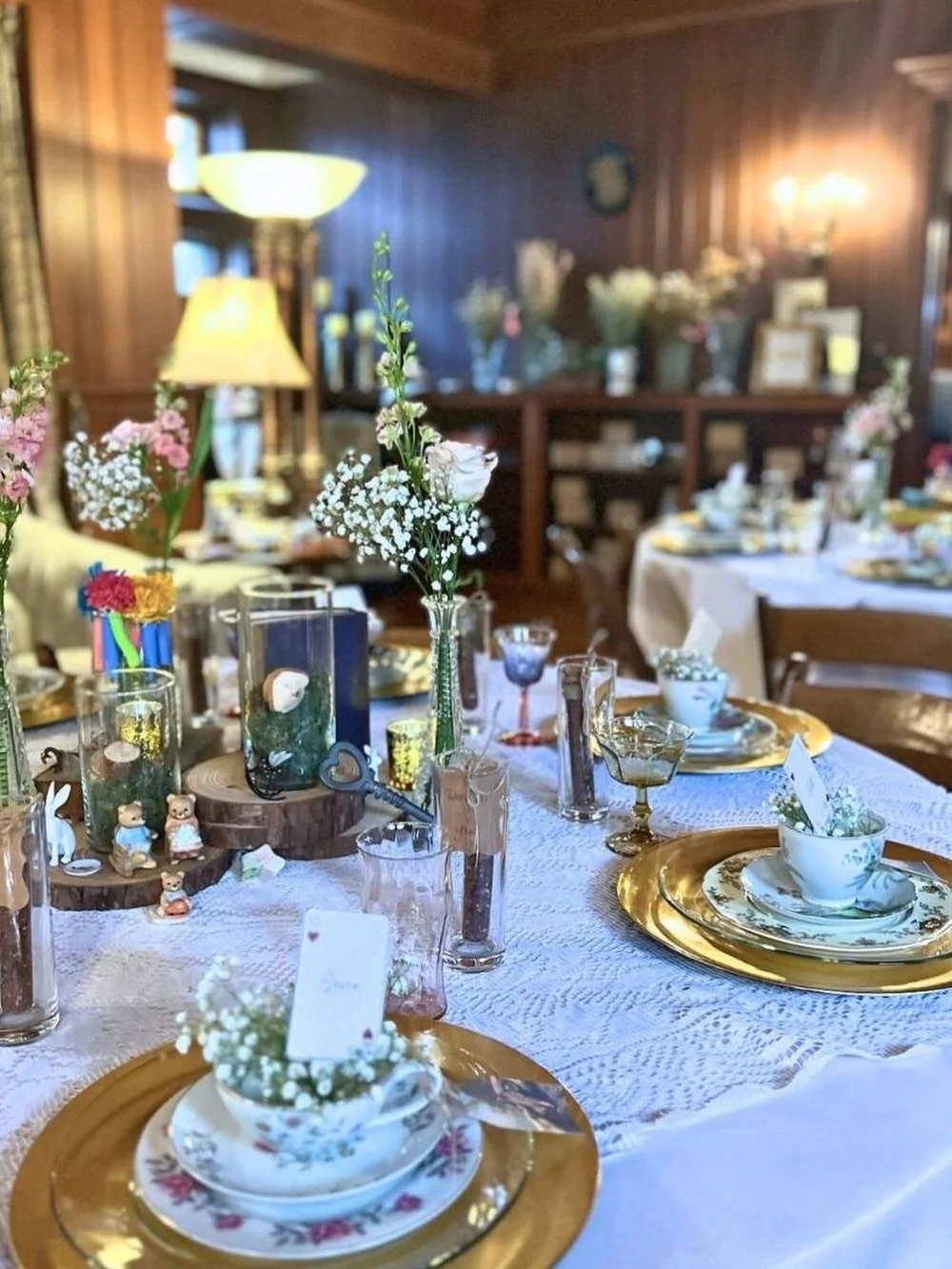 Alice in Wonderland tea party bridal shower 🫖