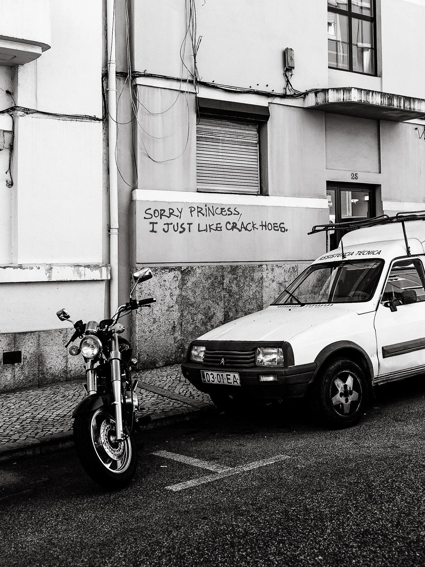 Sorry princess🥀 Some b/w scenes from the Lisbon archive.