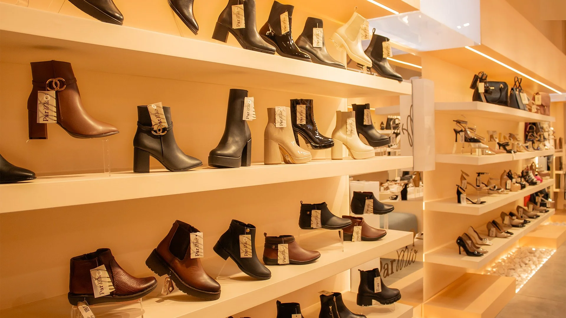 diseño-de-interiores-zapateria-instagrameable-queretaro.jpg