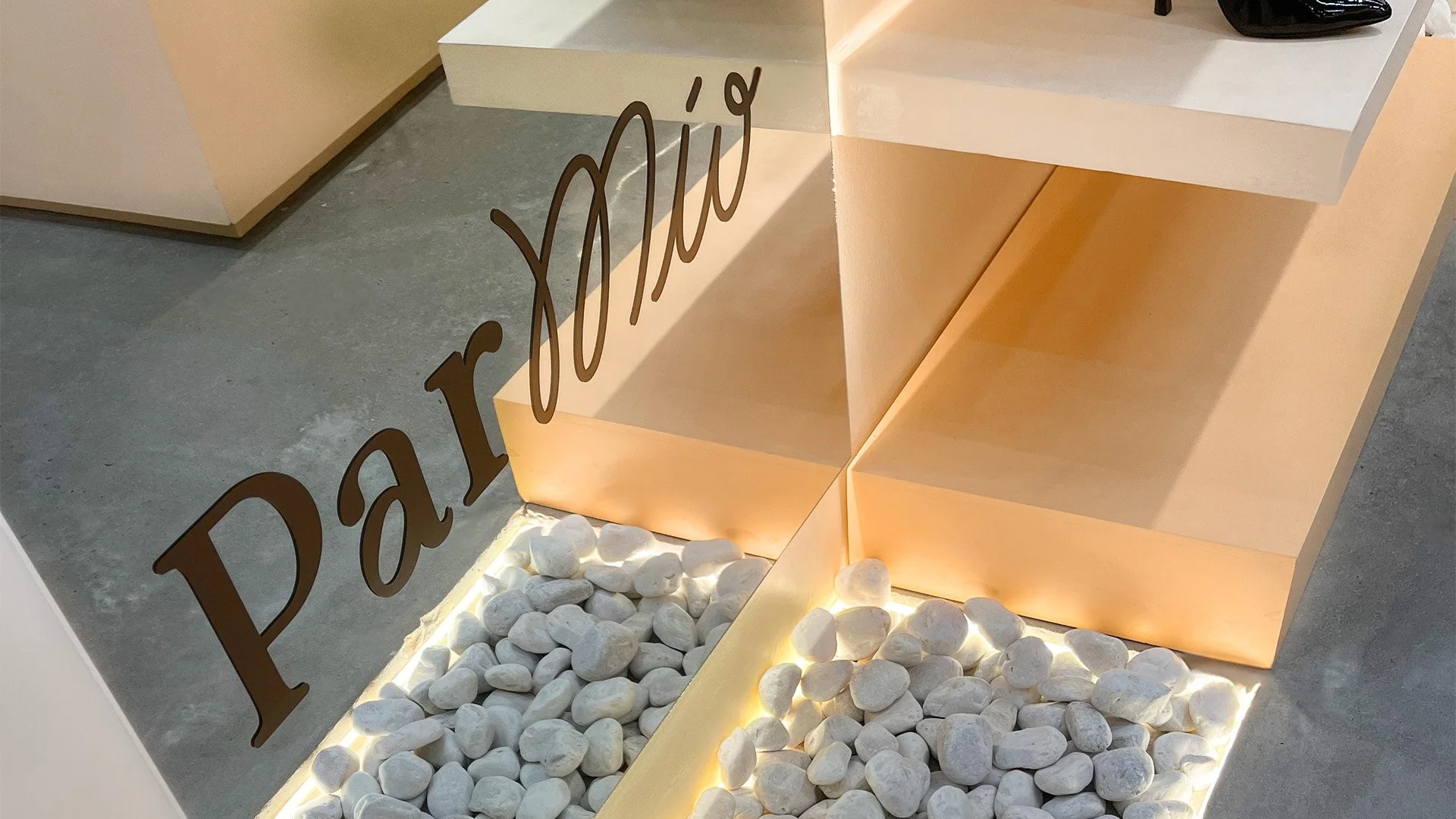 diseno-de-tienda-retail-calzado-mexico.jpg