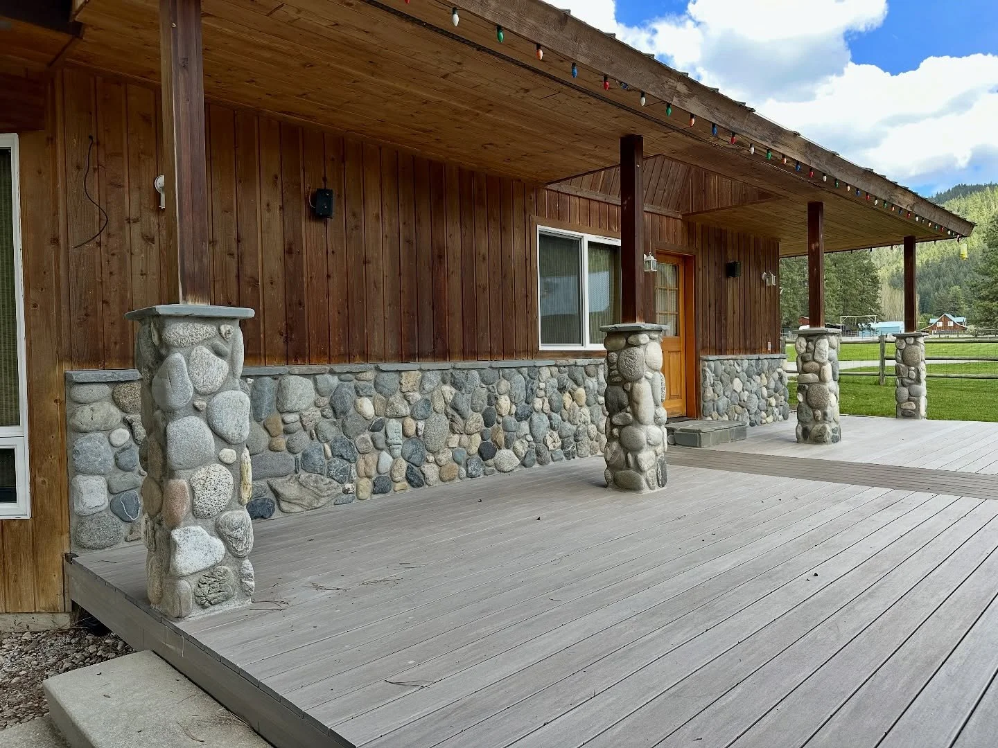 A walkthrough of river rock wainscoting and stone posts to protect against all the snow in the winter. It also makes the house look awesome #millerstoneworks #stone #stoneart #stonework #stonemasonry #stonemason #naturalstone #drystackstone #design #