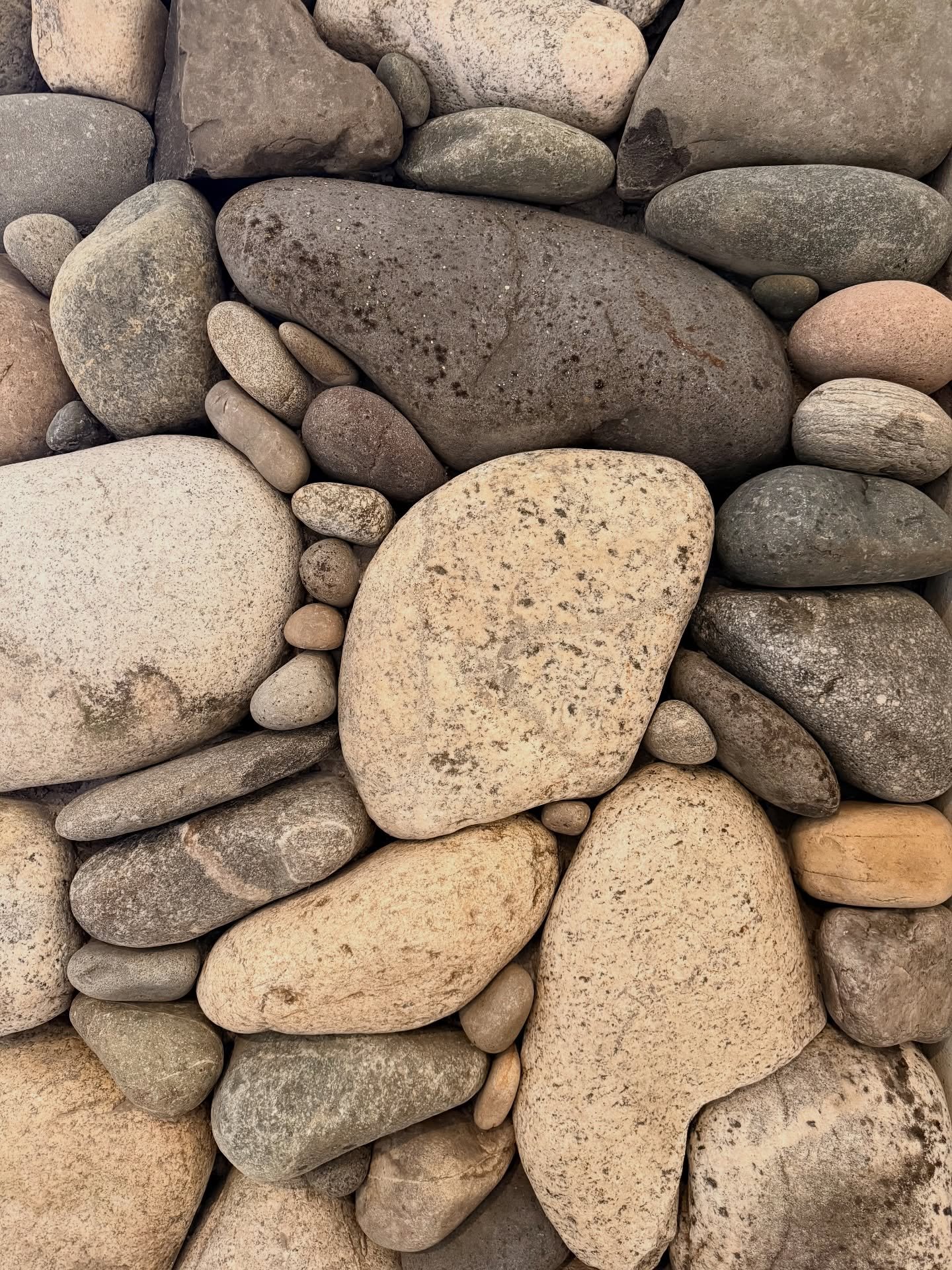 Stacks on stacks of stone #millerstoneworks #stone #stoneart #stonework #stonemasonry #stonemason #naturalstone #drystackstone #design #stonedesign #construction #contractor #masonrycontractor #masonry #stonefireplace #fireplace #fireplacedesign #riv