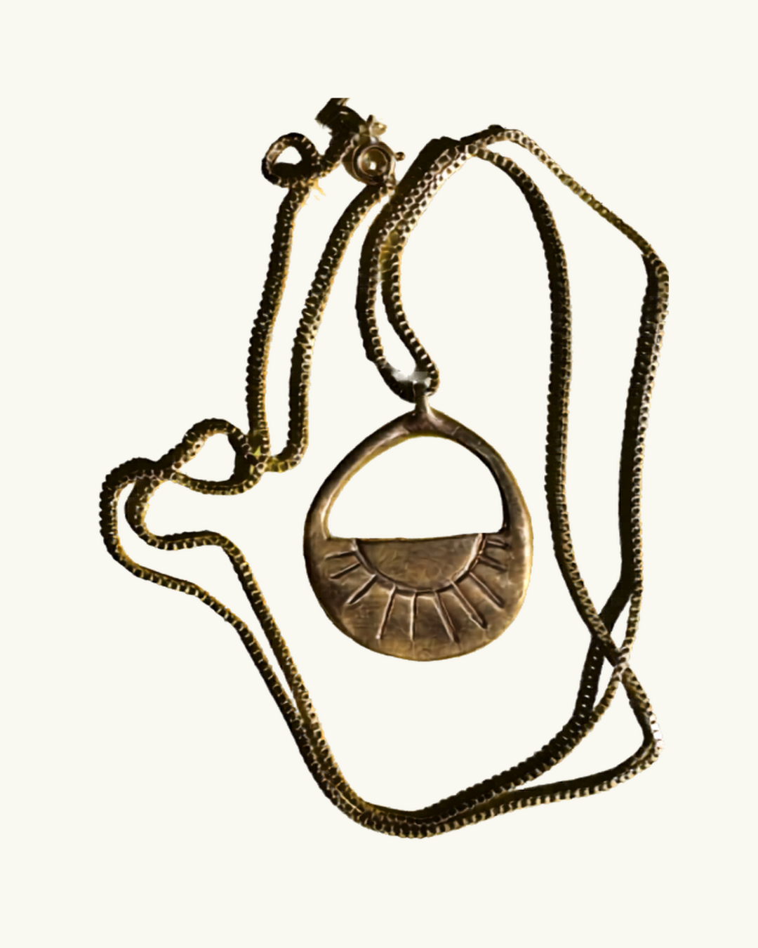 The Traveller's Pendant
