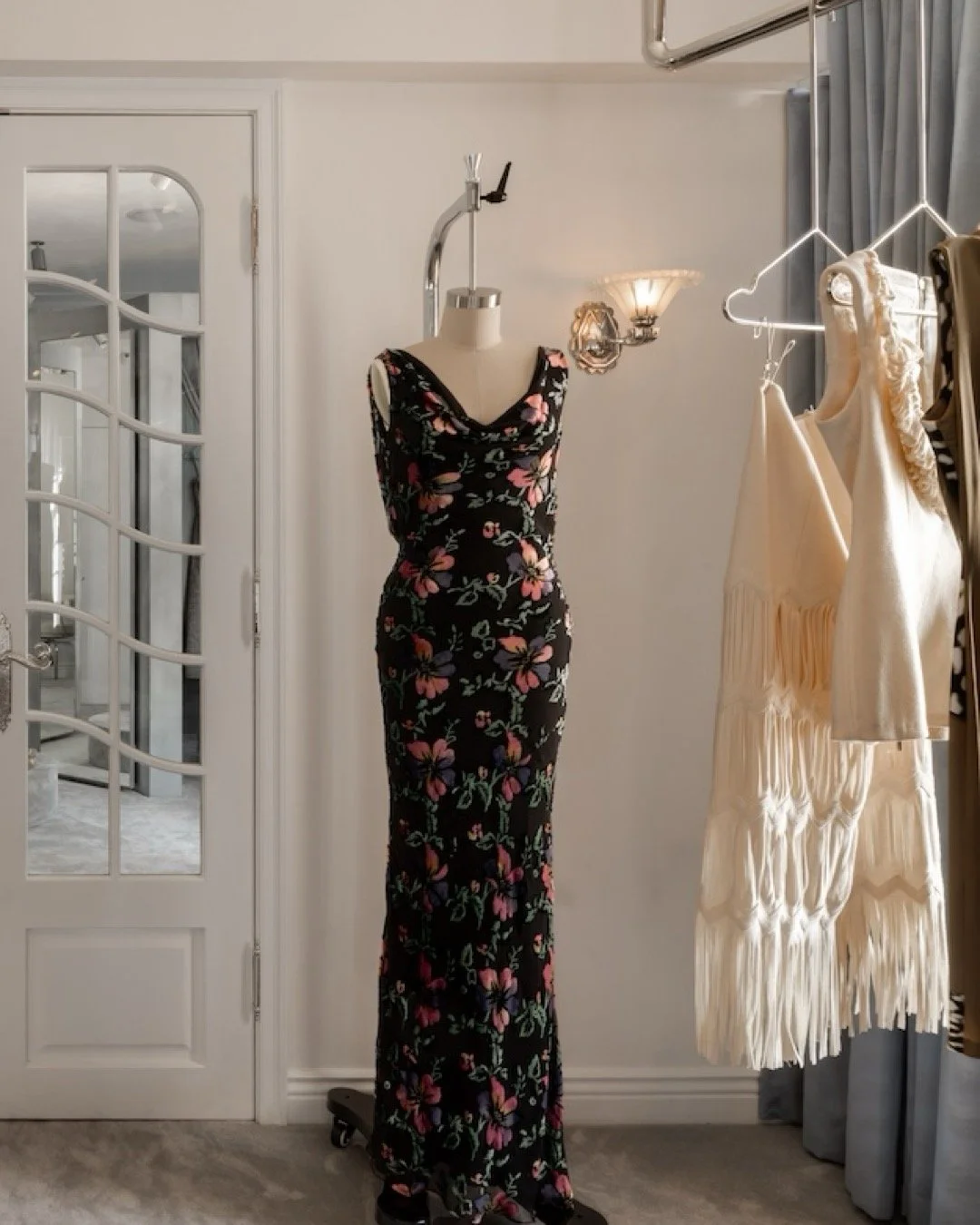 rodeo_drive_lime_wash_design_commercial_store8.JPG