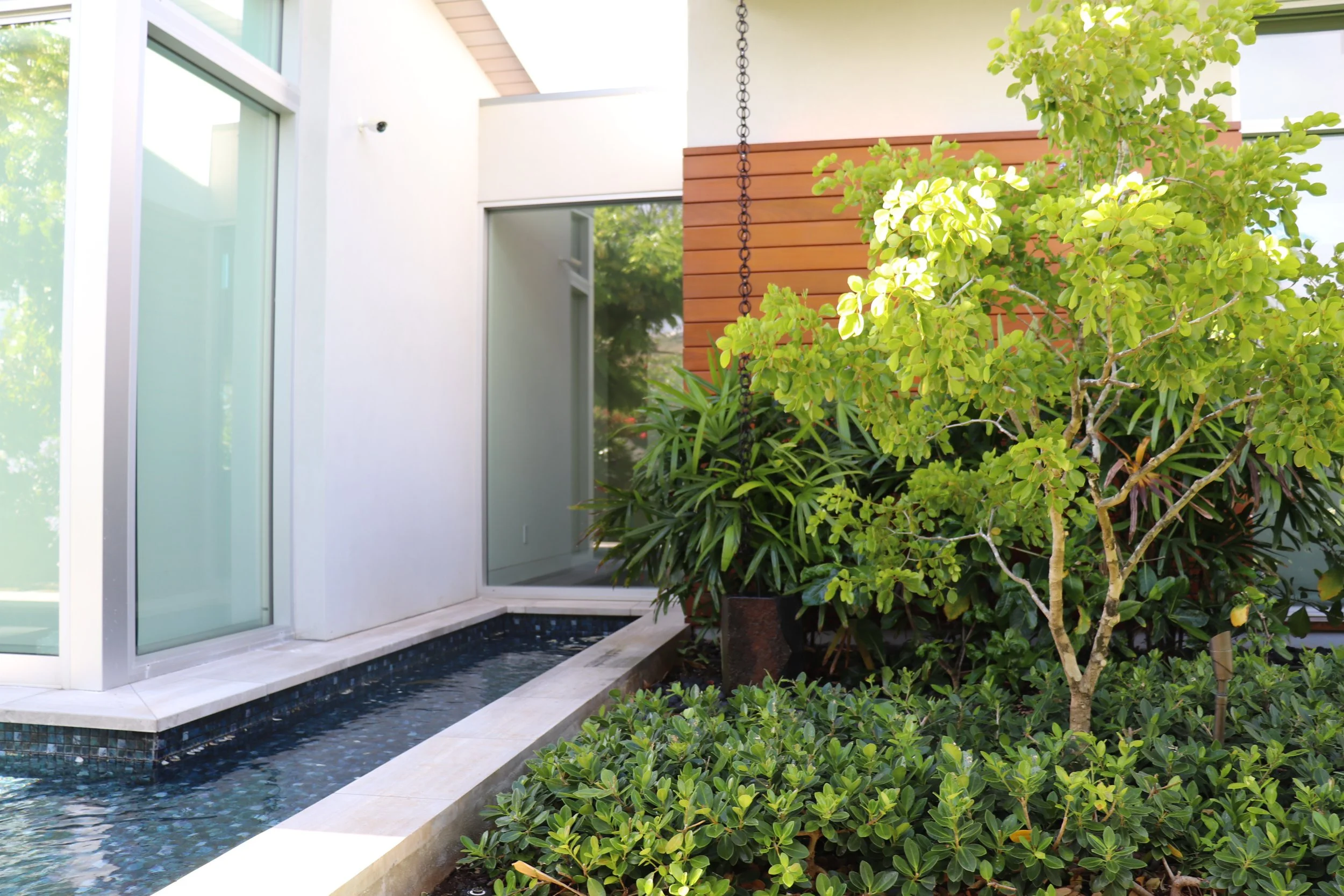 11_Waialae Golf Course Residence_Entry Water Feature.JPG