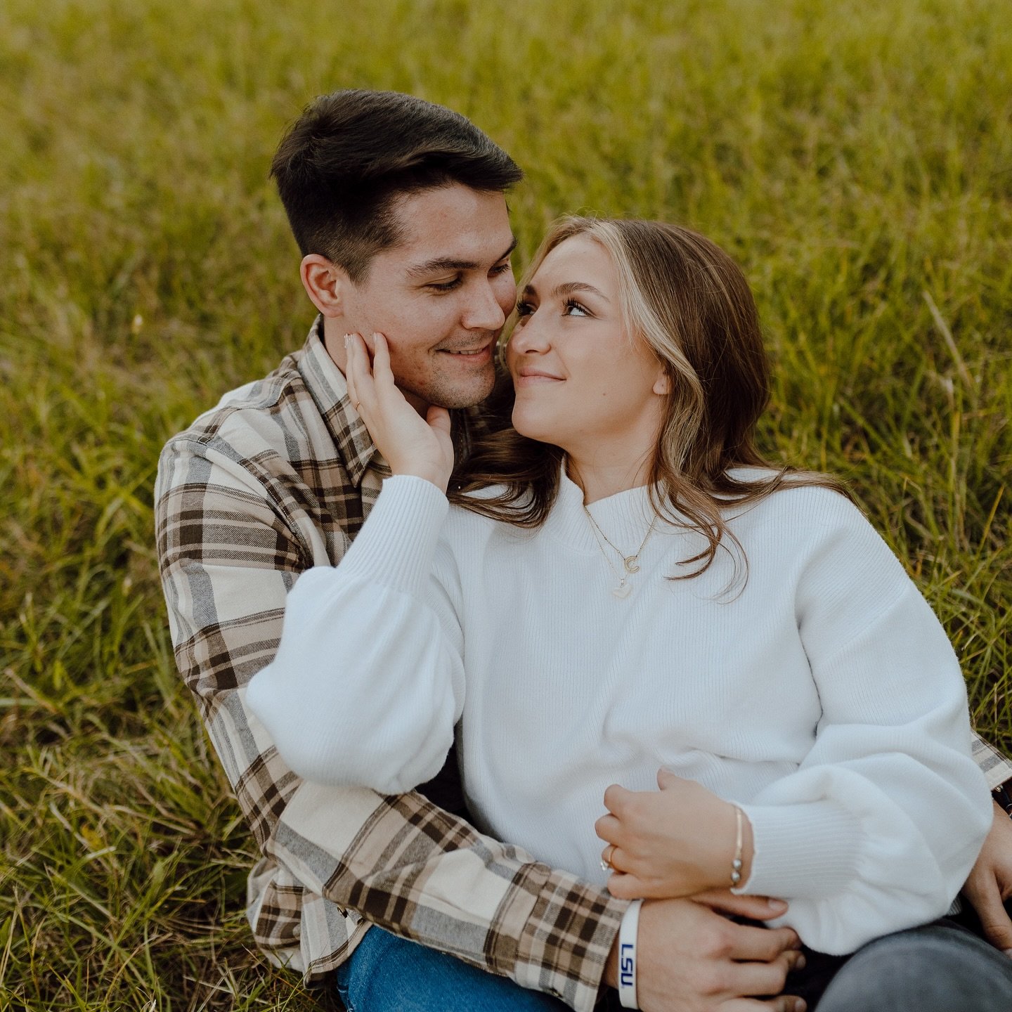 This engagement session was everything 😍😍

Every gallery delivered is feeling so good during this busy season 
&bull;
&bull;
&bull;
#engagementphotography #msphotography #weddingphotography #starkvillems