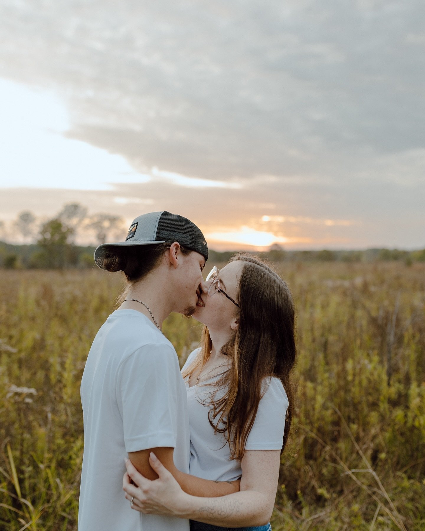 Covid has humbled me this week🥲 It really through some wrenches in my booking schedule, and I&rsquo;m so grateful for flexible and understanding clients. 

Here&rsquo;s some sneak peeks from this sweet session that I got to take advantage of blue ho