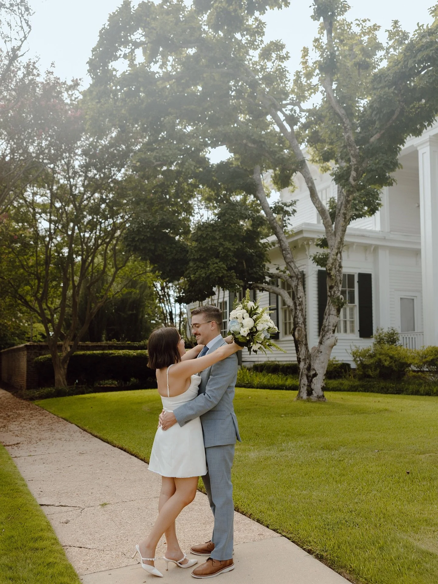 Elopement session for Shelby + Osty β€οΈβ€οΈ
August heat can’t beat this beautiful day and couple. I had so much fun photographing these moments in Columbus, MS
