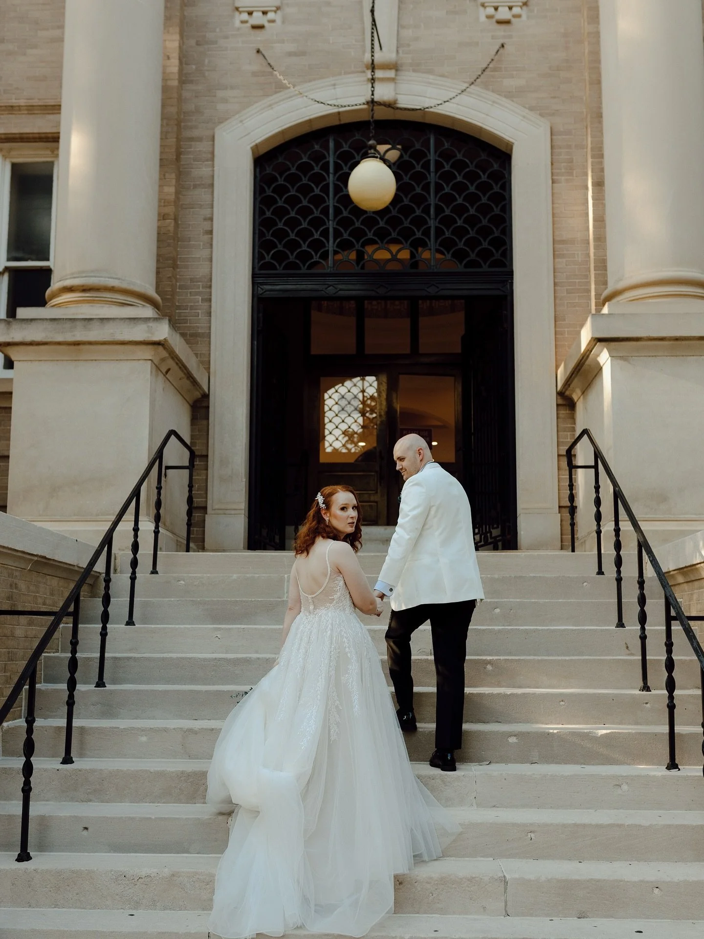 Such an honor associate shooting for @hannamitchellphotography with this beautiful and fun couple π Tori & Ryan were so easy to celebrate and capture!!!
August weddings in Oxford, MS may be hot, but so beautiful to photograph π