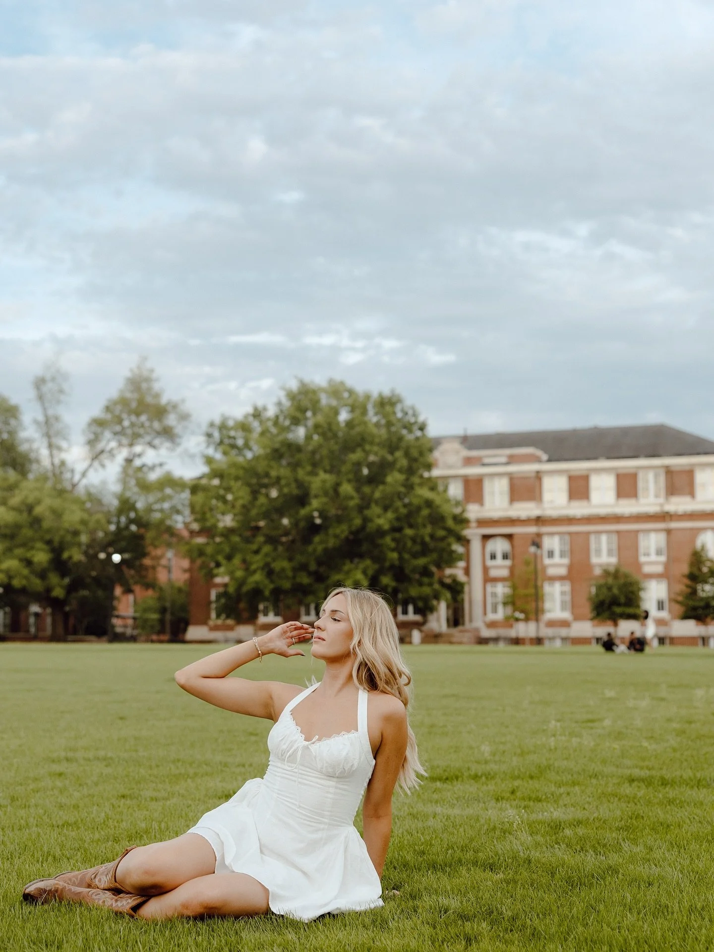 Did you know that I started my business as a senior photographer?? I know my recent season of my business has been heavily marketed with weddings as it has been slow senior season for me, but the area I have the most experience in is working with sen