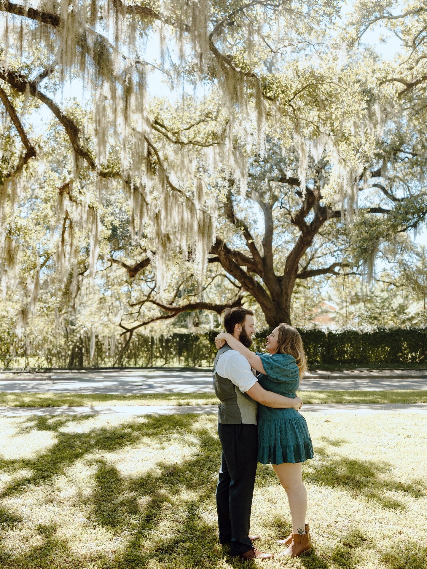 Two more galleries submitted this week, this season is BUSY which I&rsquo;m so incredibly grateful for 🫶🫶🫶 had to share some more photos from my New Orleans engagement session 😍😍😍

please bear with me in responses, final galleries, and all othe