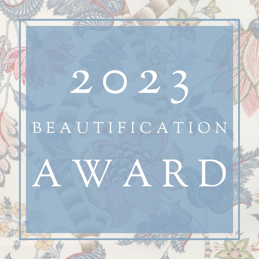 The BIGGEST congratulations are in order for our Heritage Hills client who just accepted this phenomenal award! It was an absolute honor to be the designer on this project!
.
#classicsouthernstyle #traditionalhome #grandmillenialstyle #classicdesign