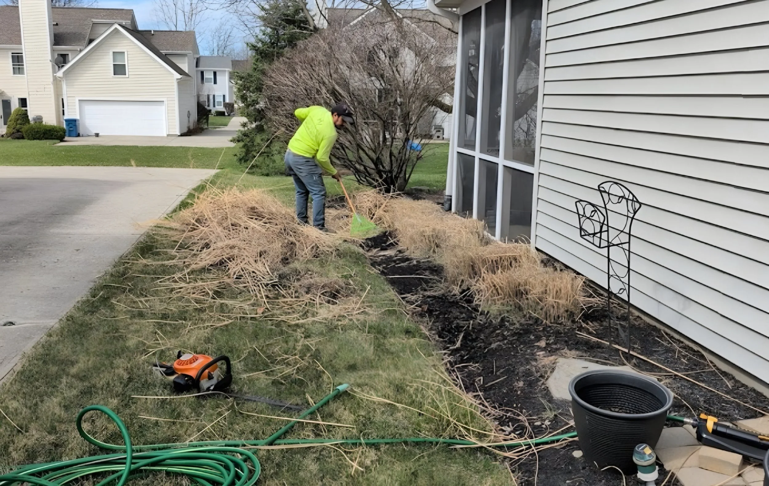 MULCH, ANDERSON INDIANA, MULCHING, MOWING, HOME IMPROVMENT