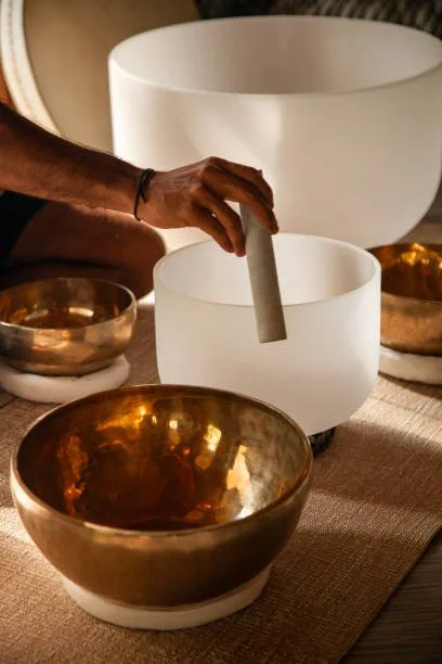 singing bowls istockphoto-2002975694-612x612.jpeg