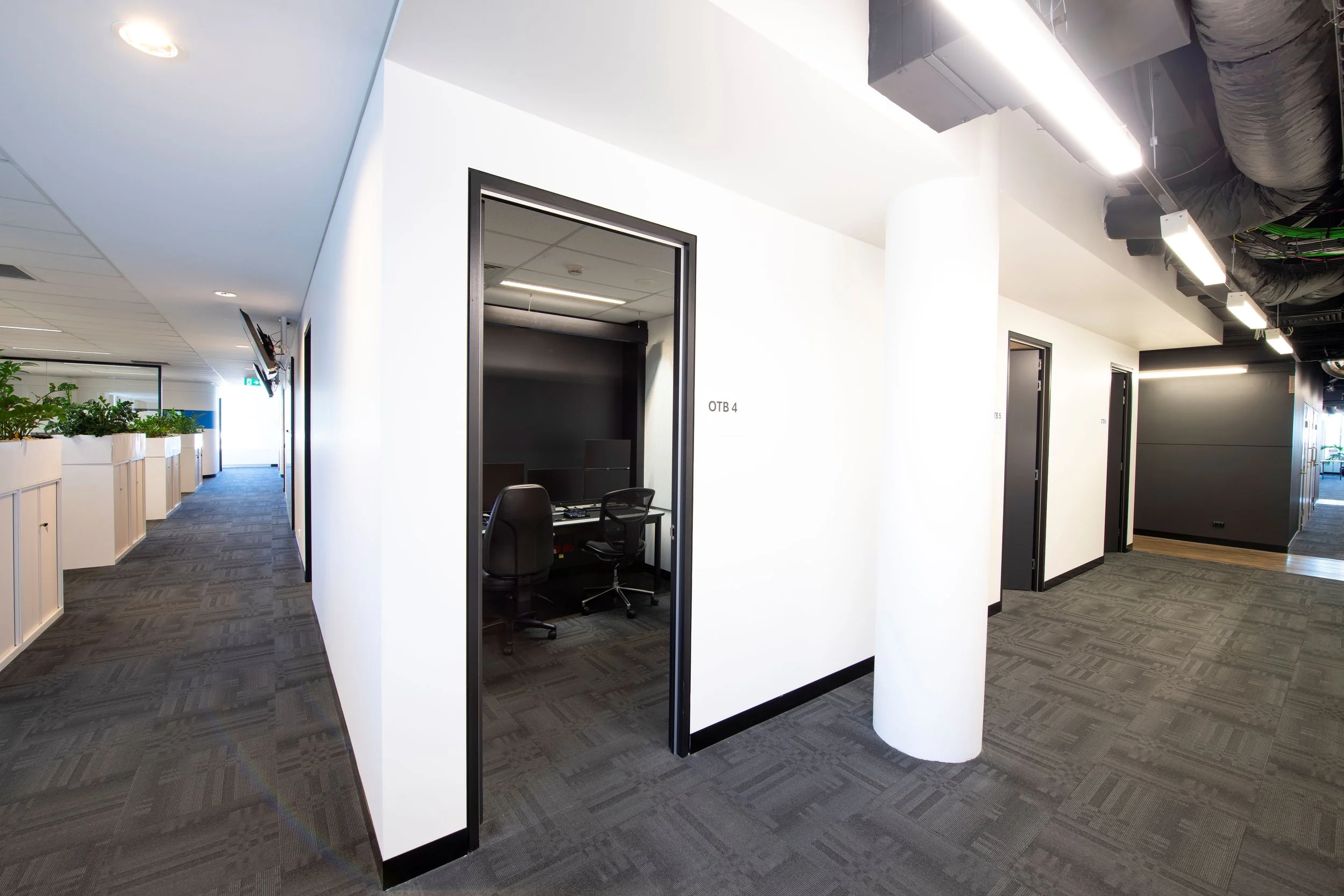 GravityMedia202510020023 - Copy.jpg