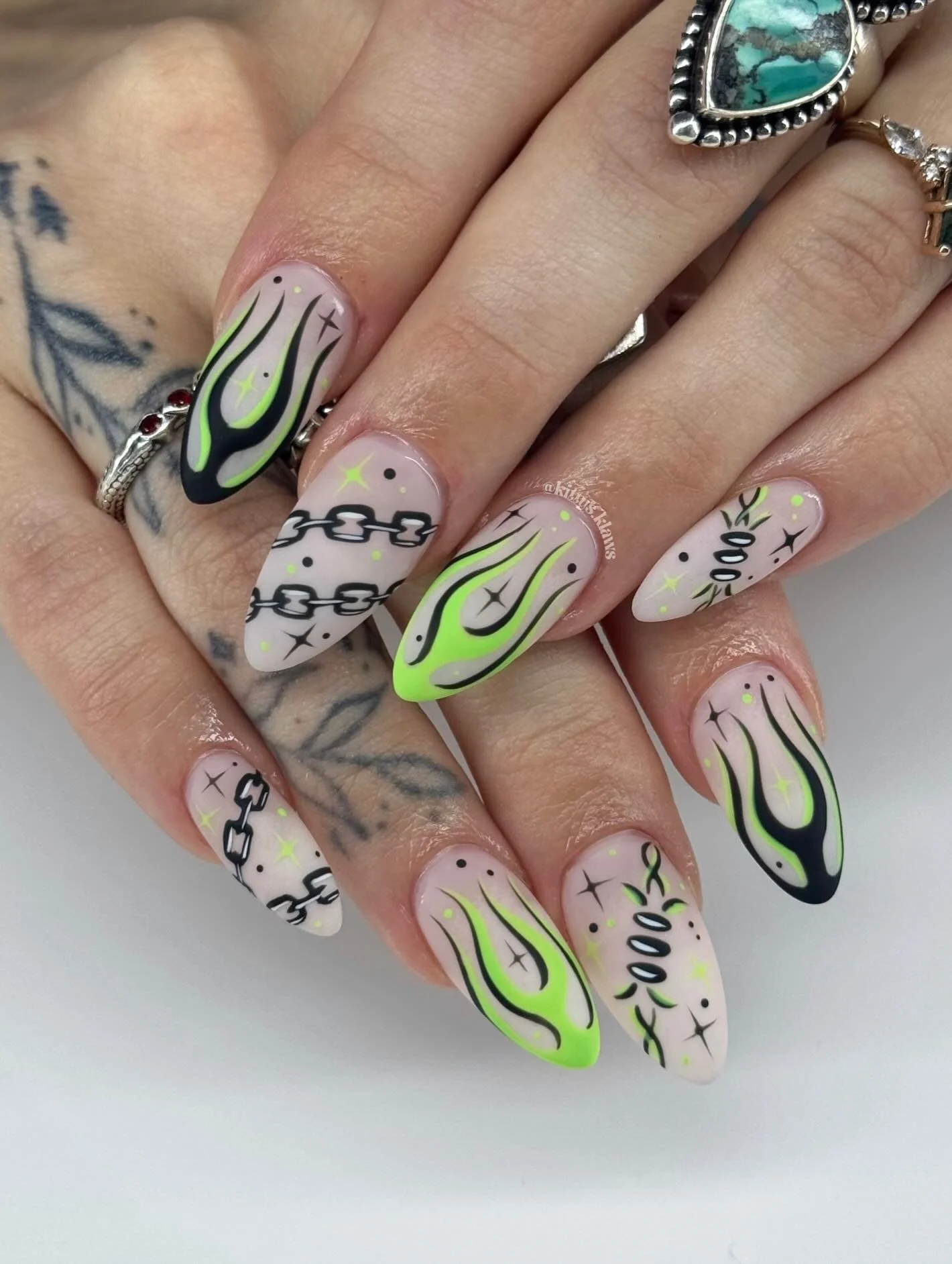 ‼️december books open 11/23 @ 12pm! 🖤 limited spots - available to anyone on my stories on the date! be deposit ready‼️
.
.
.
.
.
.
.
.
#nails #nailsnailsnails #nailsart #nailart #nailartist #trendynails #mattenails #naildesign #barbedwirenails #fla