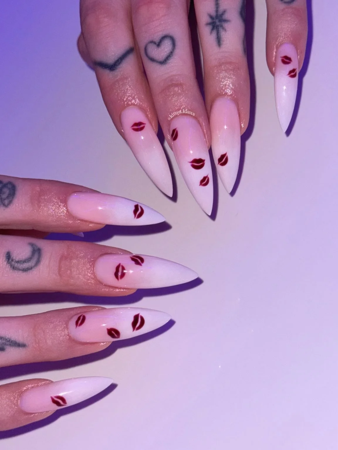 did someone say valentine&rsquo;s day sets?🫣💋💕
.
.
.
.
.
.
.
.
.
.
.
#valentinesday #valentinesdaynails #nailart #pinknails #nails