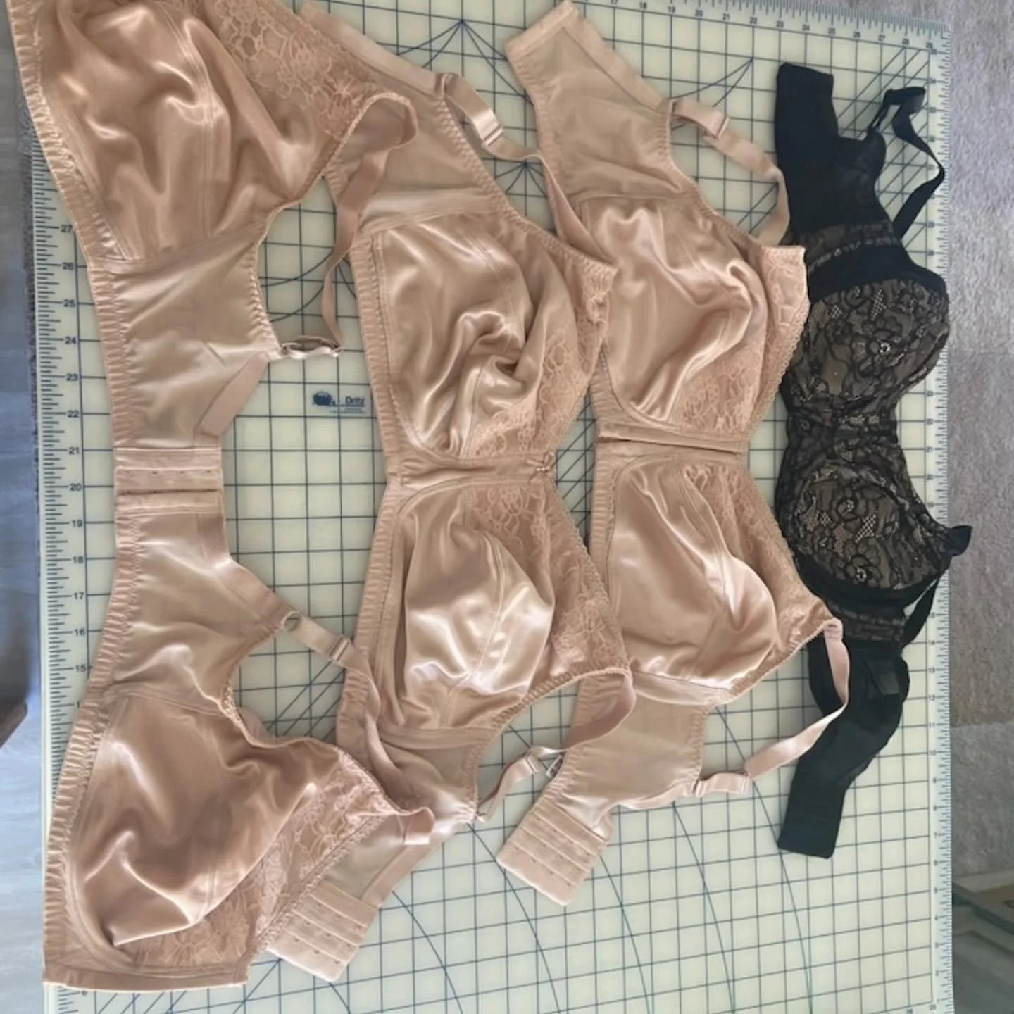 A donation of Mastectomy Bra's was given to the Elko Cancer Network. 
 BRA TOP 
underwire- washed once-size34DDD
SECOND BRA
Washed once-38G-front clasp
THIRD BRA
Washed once-38G
FOURTH BRA
Washed once-38G-front clasp
If you or someone you know needs 