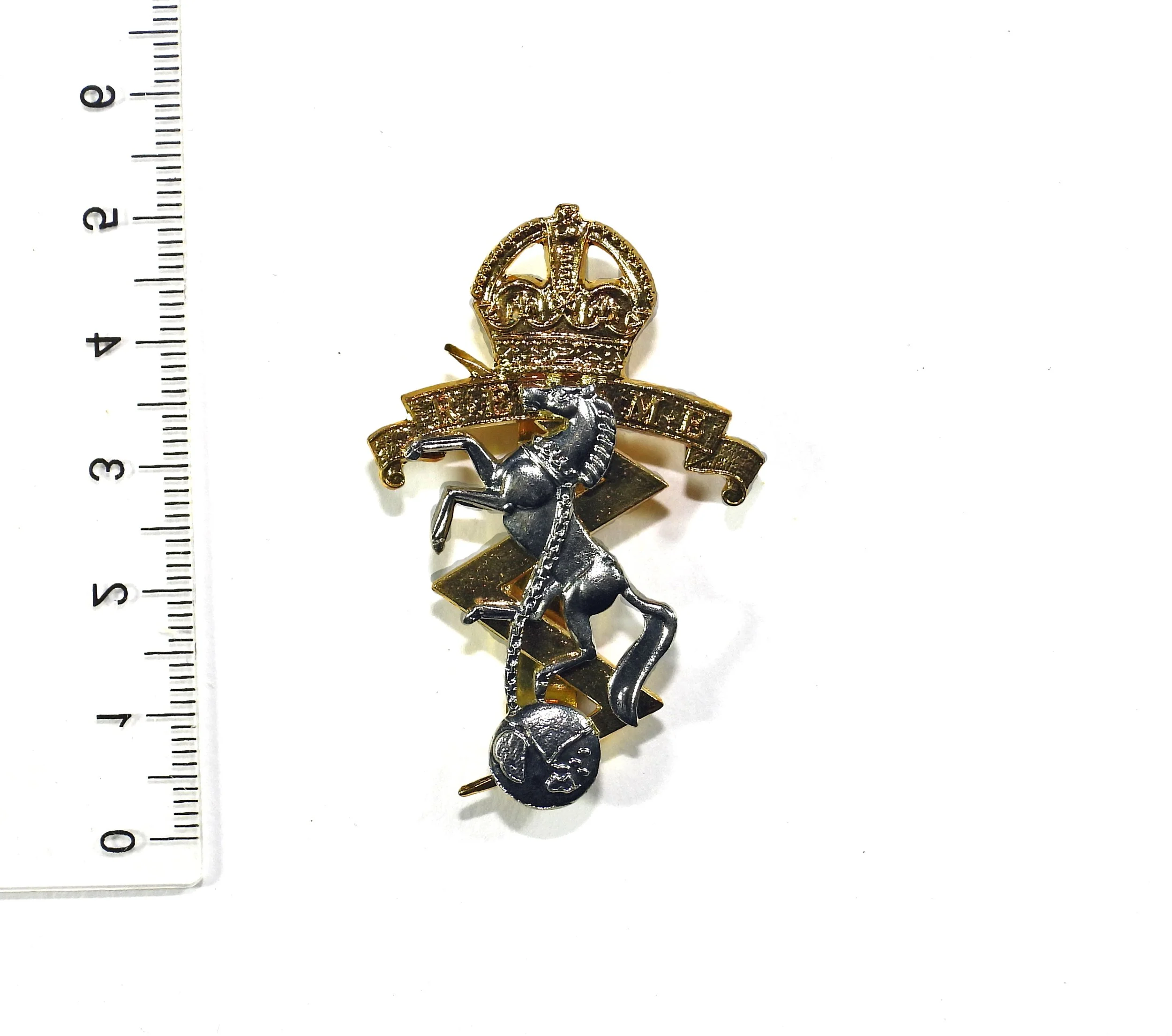 Royal Electrical & Mechanical Engineers Cap Badge. 2nd Pattern. British Army, United Kingdom.