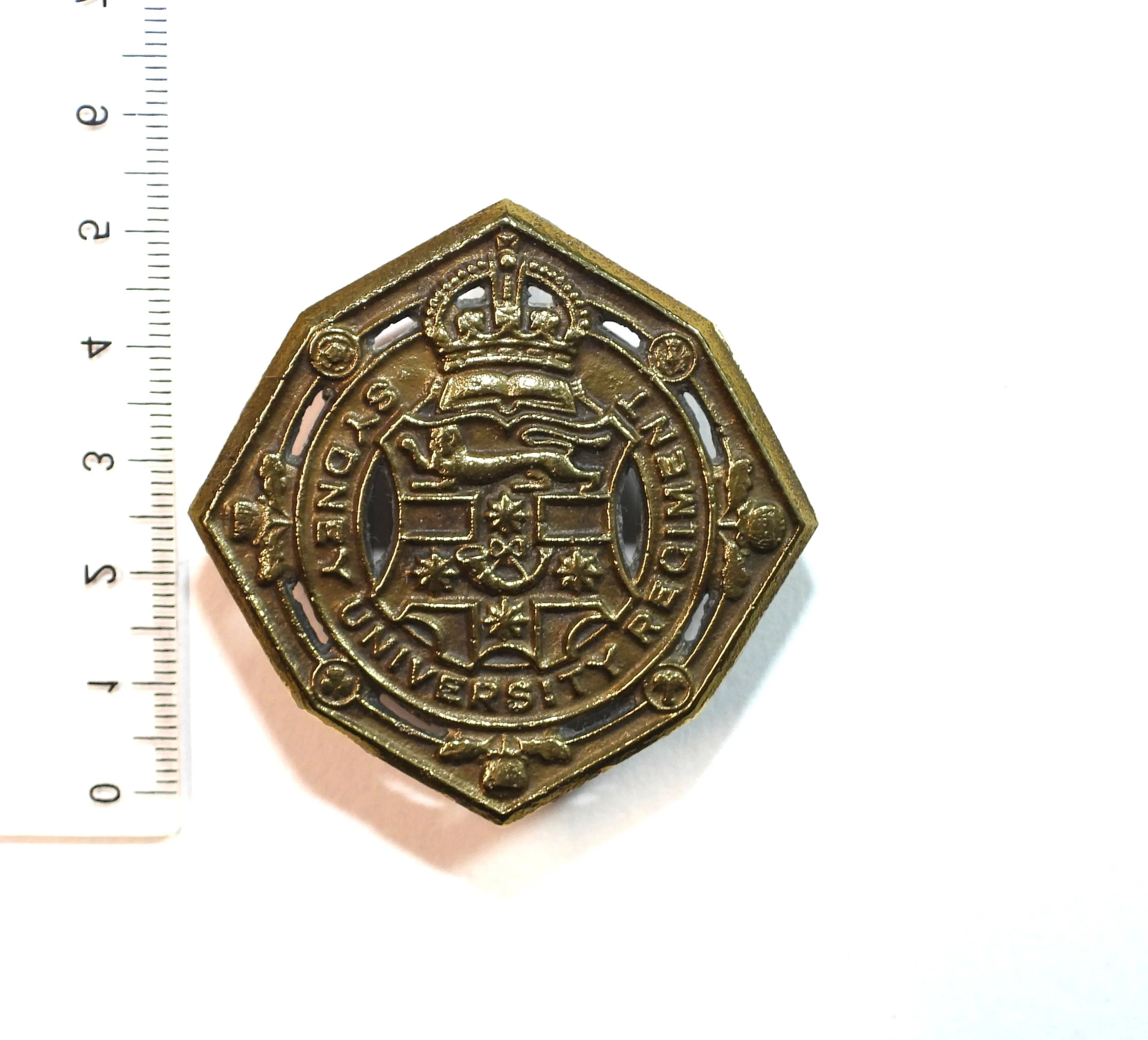 Sydney University Regiment Reproduced Cap Badge. Australia.