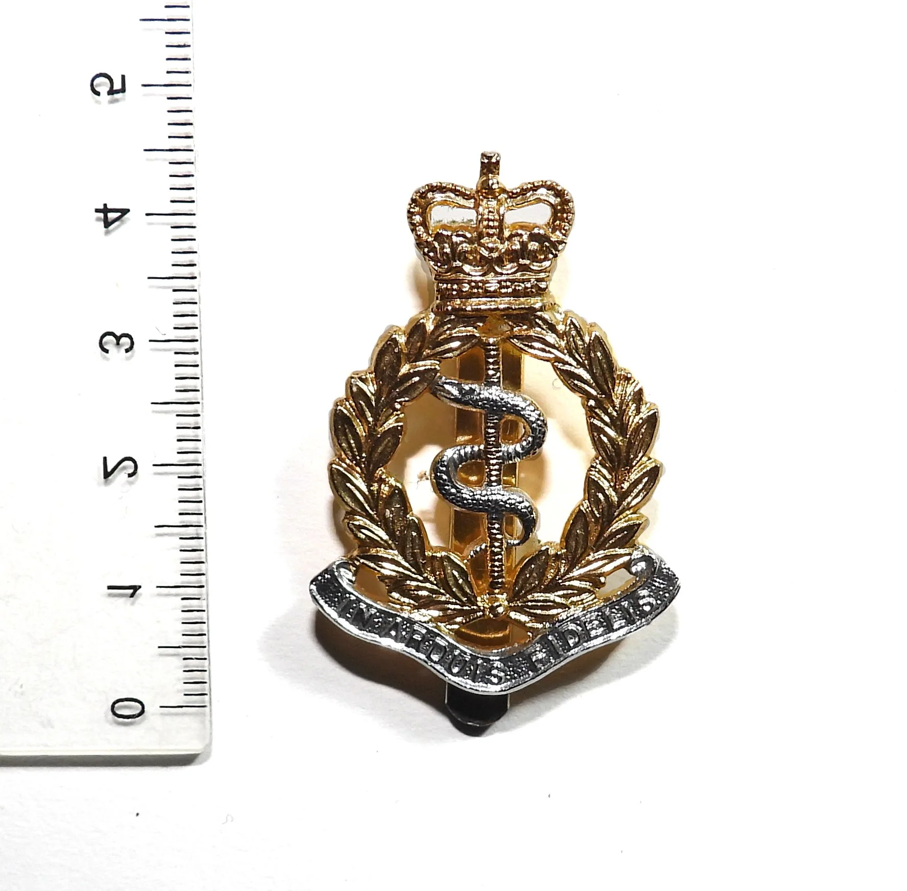 Royal Army Medical Corps Cap Badge. United Kingdom.