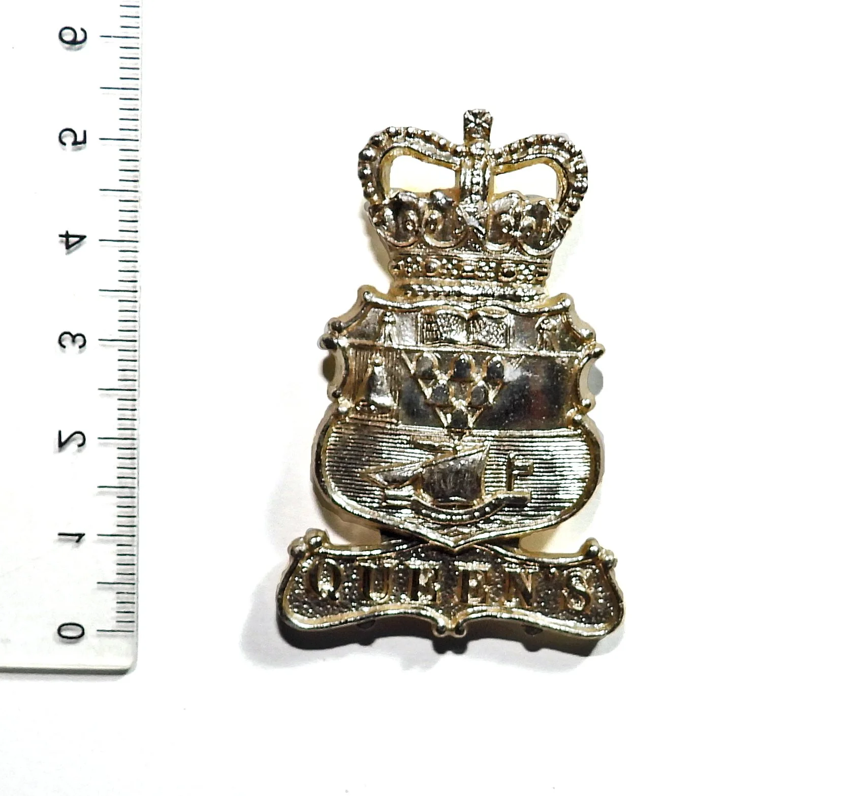 Queen's University Belfast Officer Training Corps Cap Badge. United Kingdom.