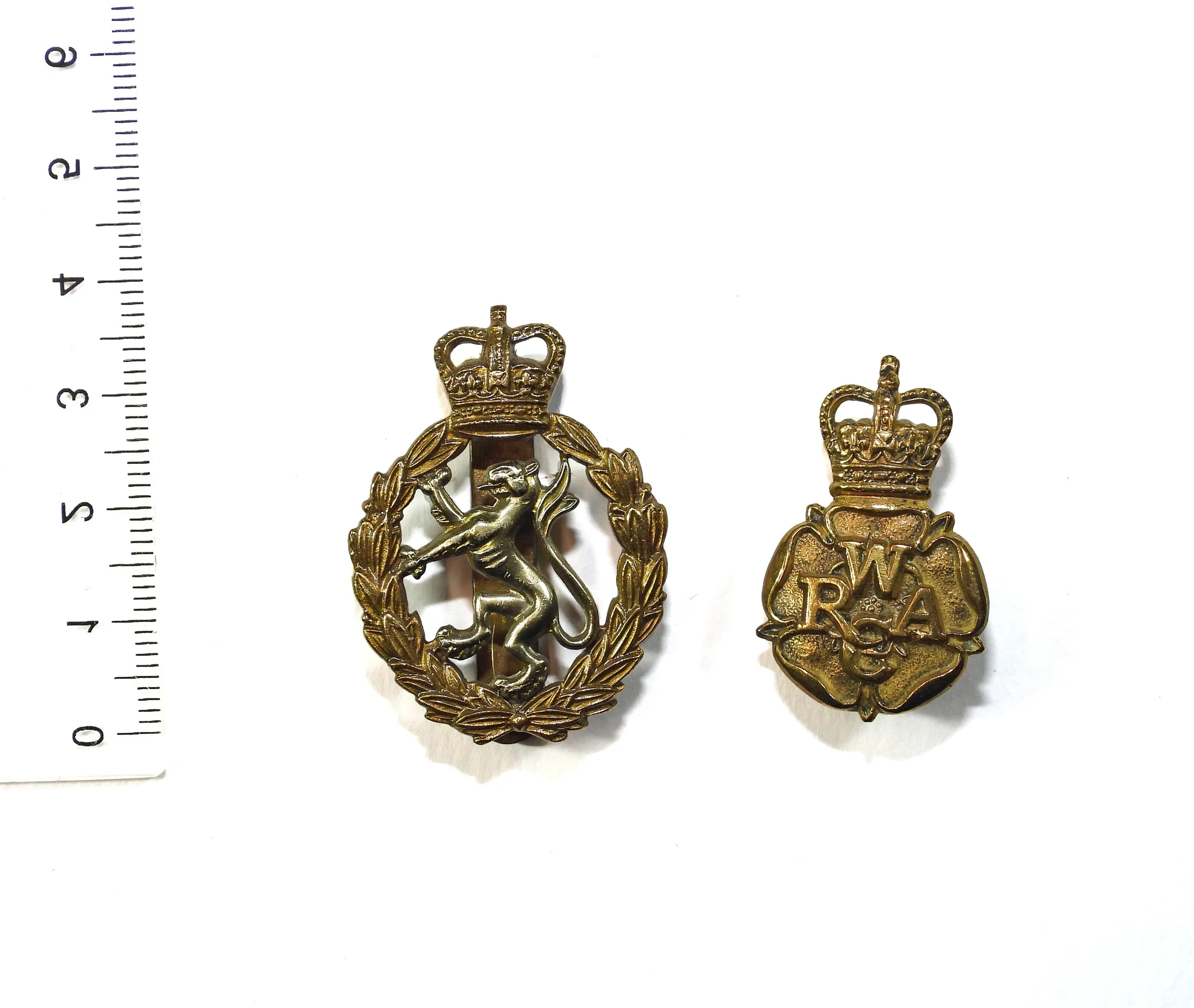 Women's Royal Army Corps Cap and Collar Badge (2). United Kingdom.
