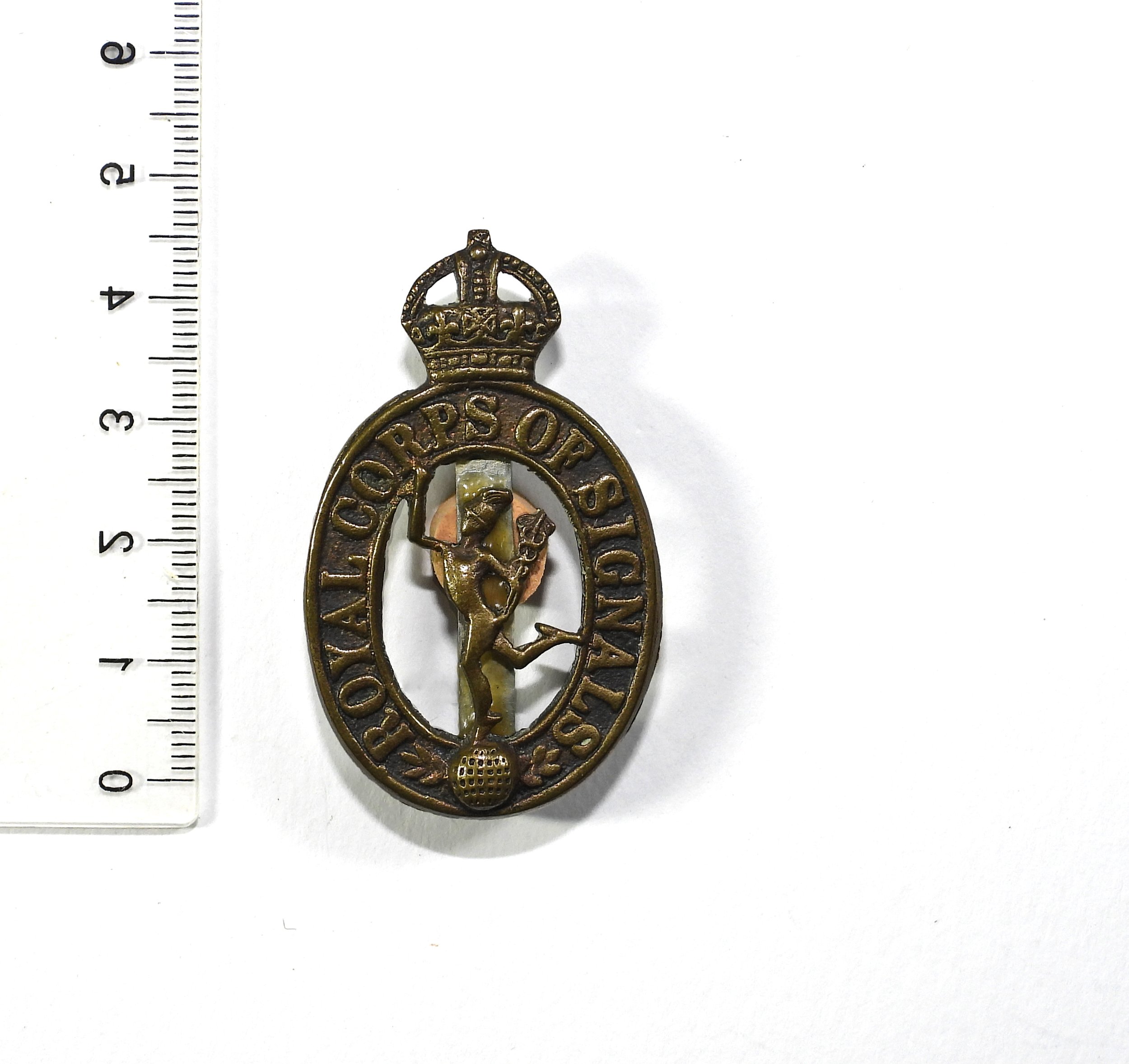 Royal Corps of Signals 1st Pattern Cap Badge. British Army, United Kingdom.