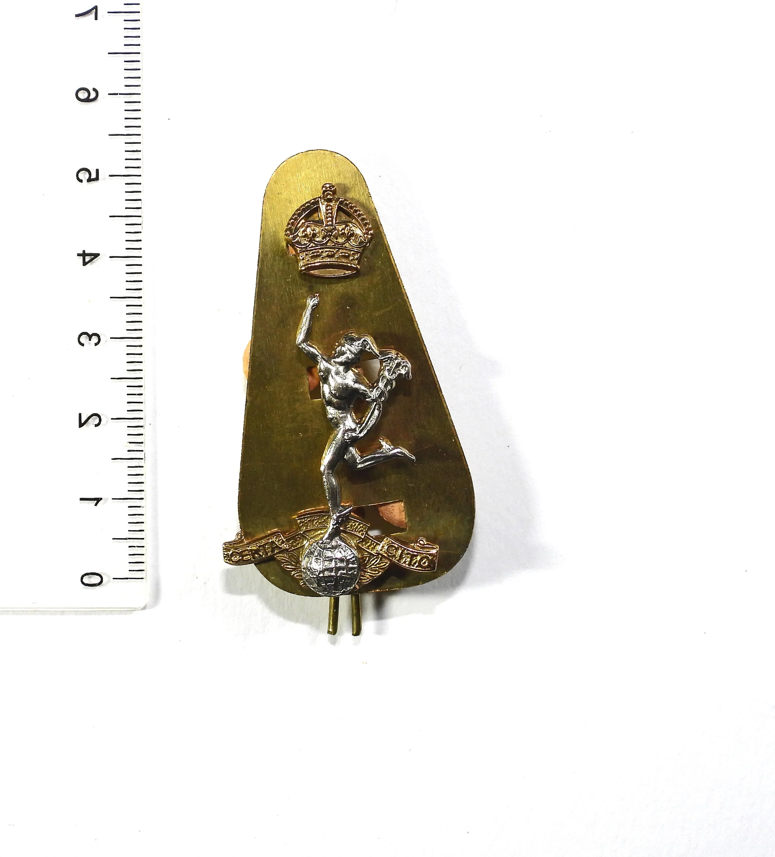 Royal Corps of Signals Tudor Crown Cap Badge. British Army, United Kingdom.
