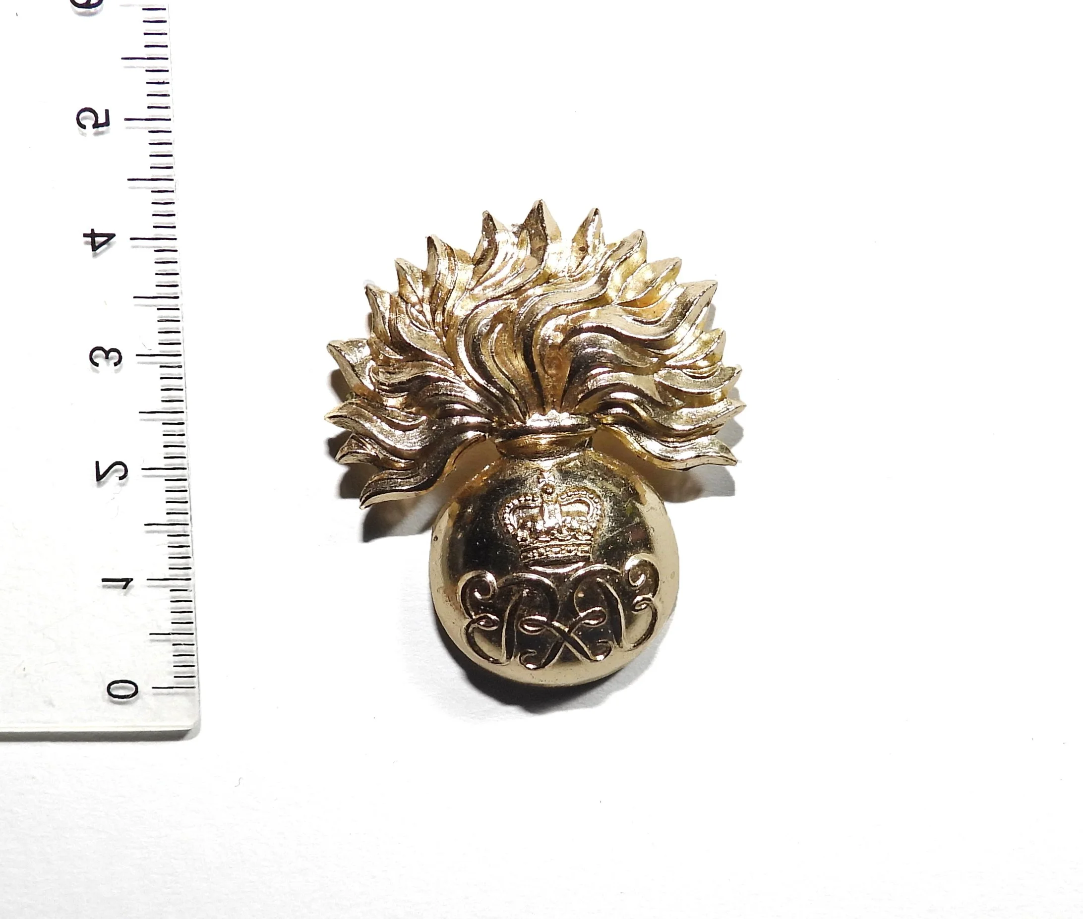 Grenadier Guards Sergeant's Cap Badge. United Kingdom.