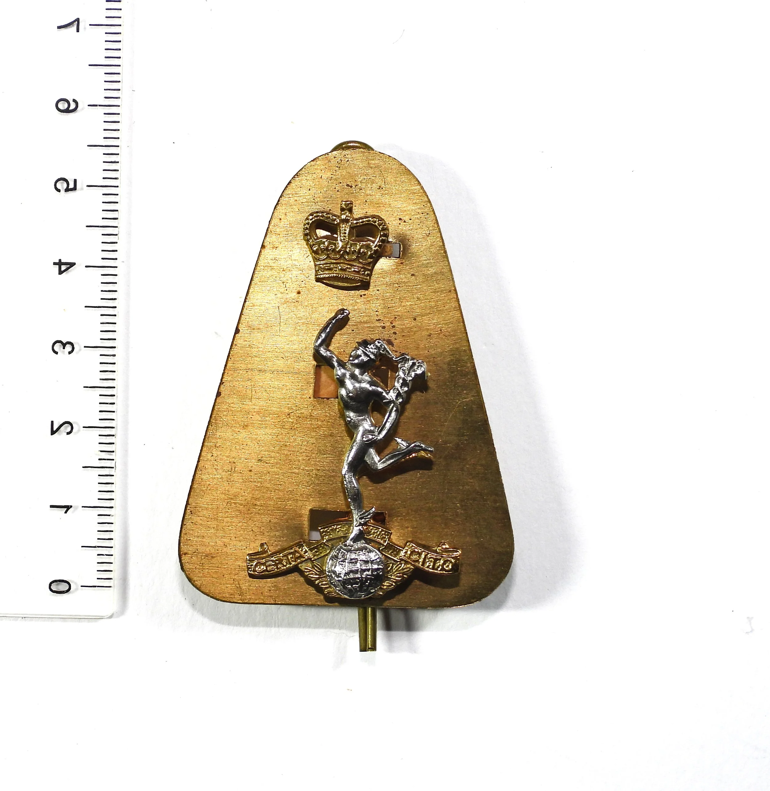 Royal Corps of Signals St. Edward's Crown Cap Badge. British Army, United Kingdom.