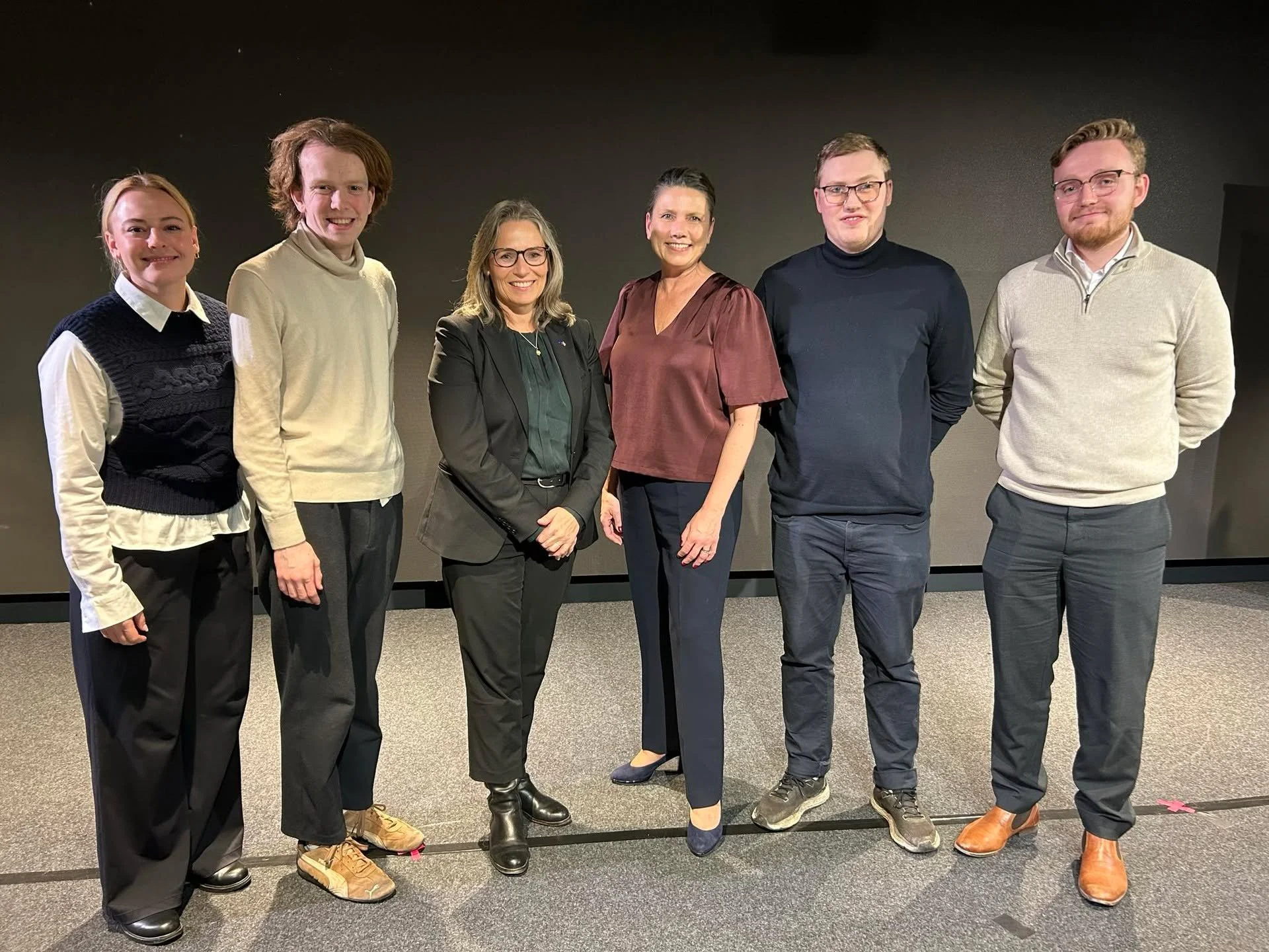 I helgen har det v&aelig;rt landsm&oslash;te i Europabevegelsen, og Heidi Nordby Lunde har tr&aring;dd av som leder. Europeisk Ungdom &oslash;nsker &aring; takke Heidi masse for den utrettelige innsatsen hun har lagt ned for Europa-saken, og det fant