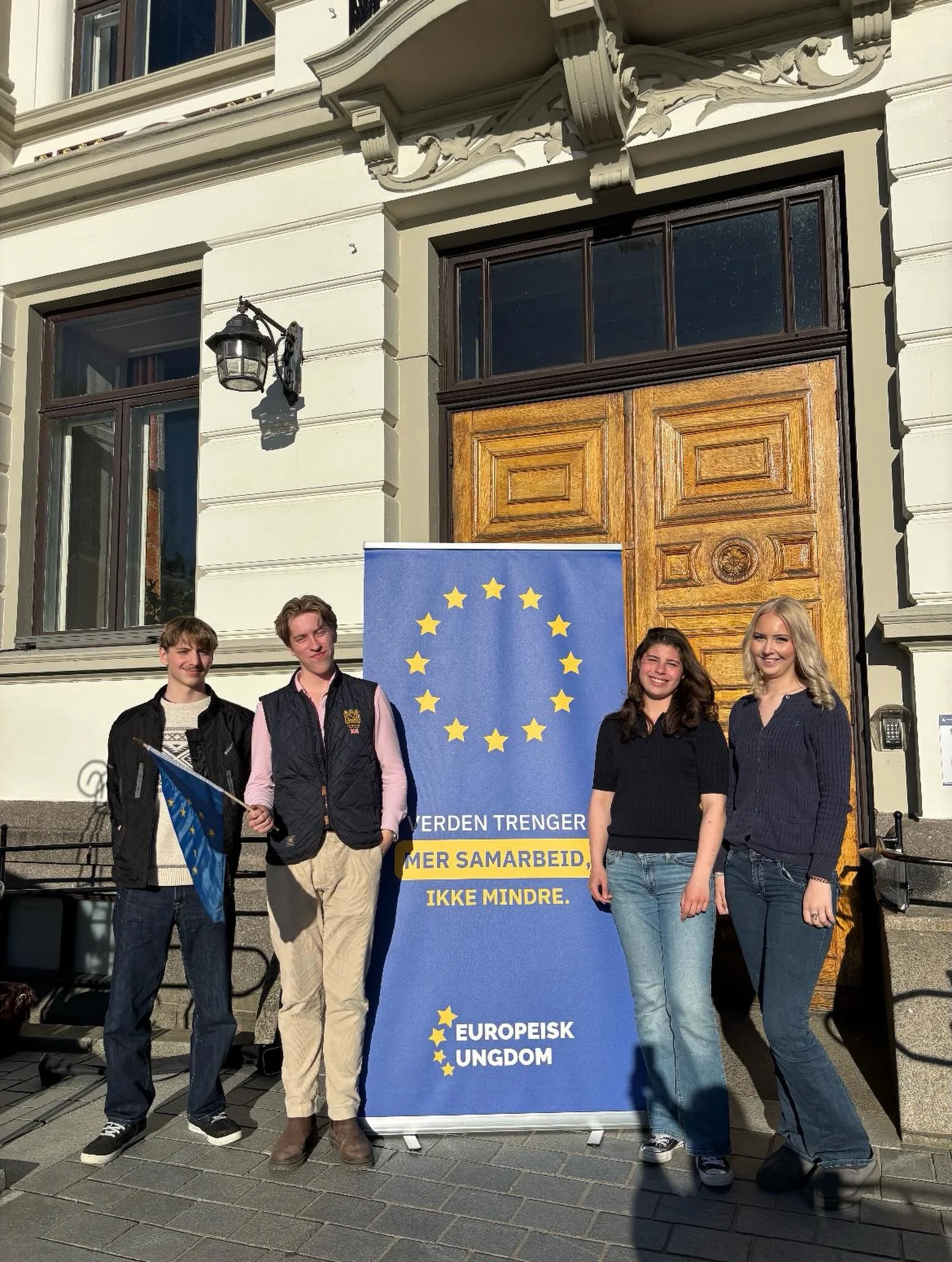 Telemark Europeisk Ungdom er stiftet! 🇪🇺

P&aring; &aring;rsm&oslash;tet ble det valgt et nytt styre som skal bygge opp lokallaget videre framover. Styret best&aring;r av:
Margit Farahmand, leder
Erle Val Flaatten, nestleder
Even Langer&oslash;d L&