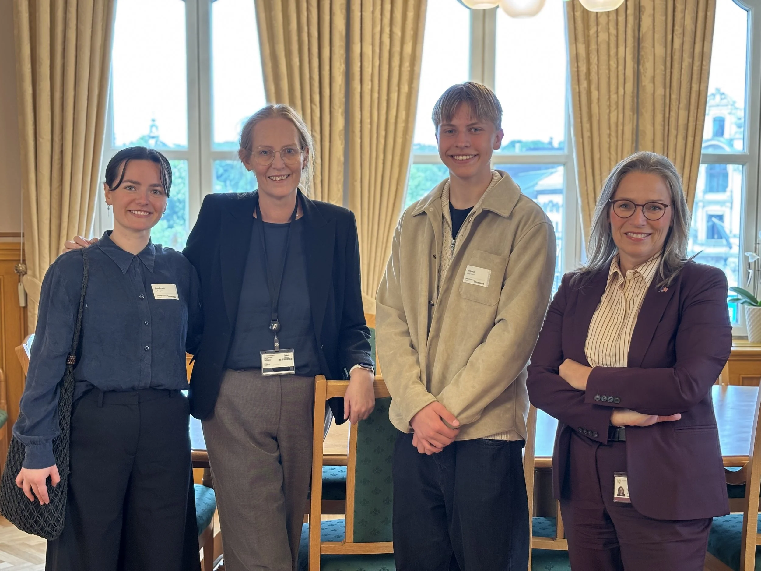 Fra venstre: Ida Reffhaug, generalsekretær Europeisk Ungdom, Lise Selnes (Ap), stortingsvisepresident, Torbjørn Mousing og Trine Lise Sundnes, leder i Europabevegelsen. Foto: Privat