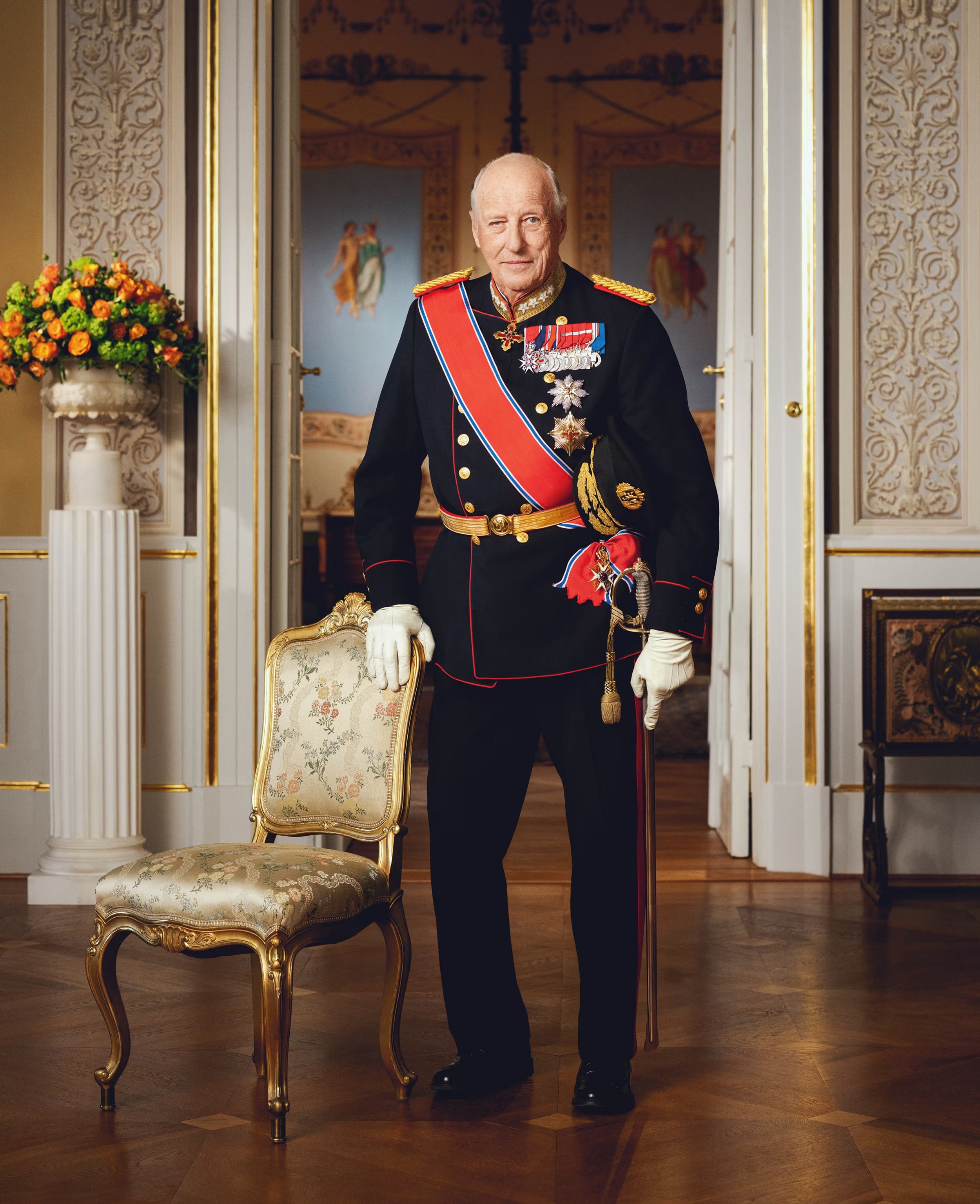 Takk for alt &hearts;️

Gjennom mer enn 35 &aring;r som konge var han en samlende skikkelse for det norske folk.

Vi minnes en konge som m&oslash;tte mennesker med varme, &aring;penhet og respekt, og som viet sitt liv til Norge. 🇳🇴