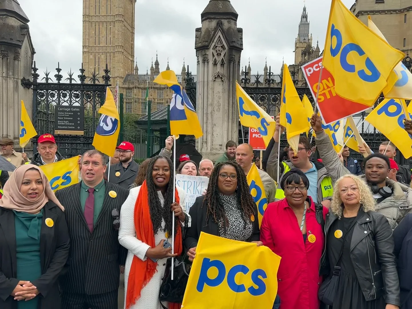 Rain or shine, we’re out on the picket lines! 🌦️
Honoured to stand with @pcsunion members from the Parliamentary Security Department striking against attacks on their terms & conditions of employment ✊🏽