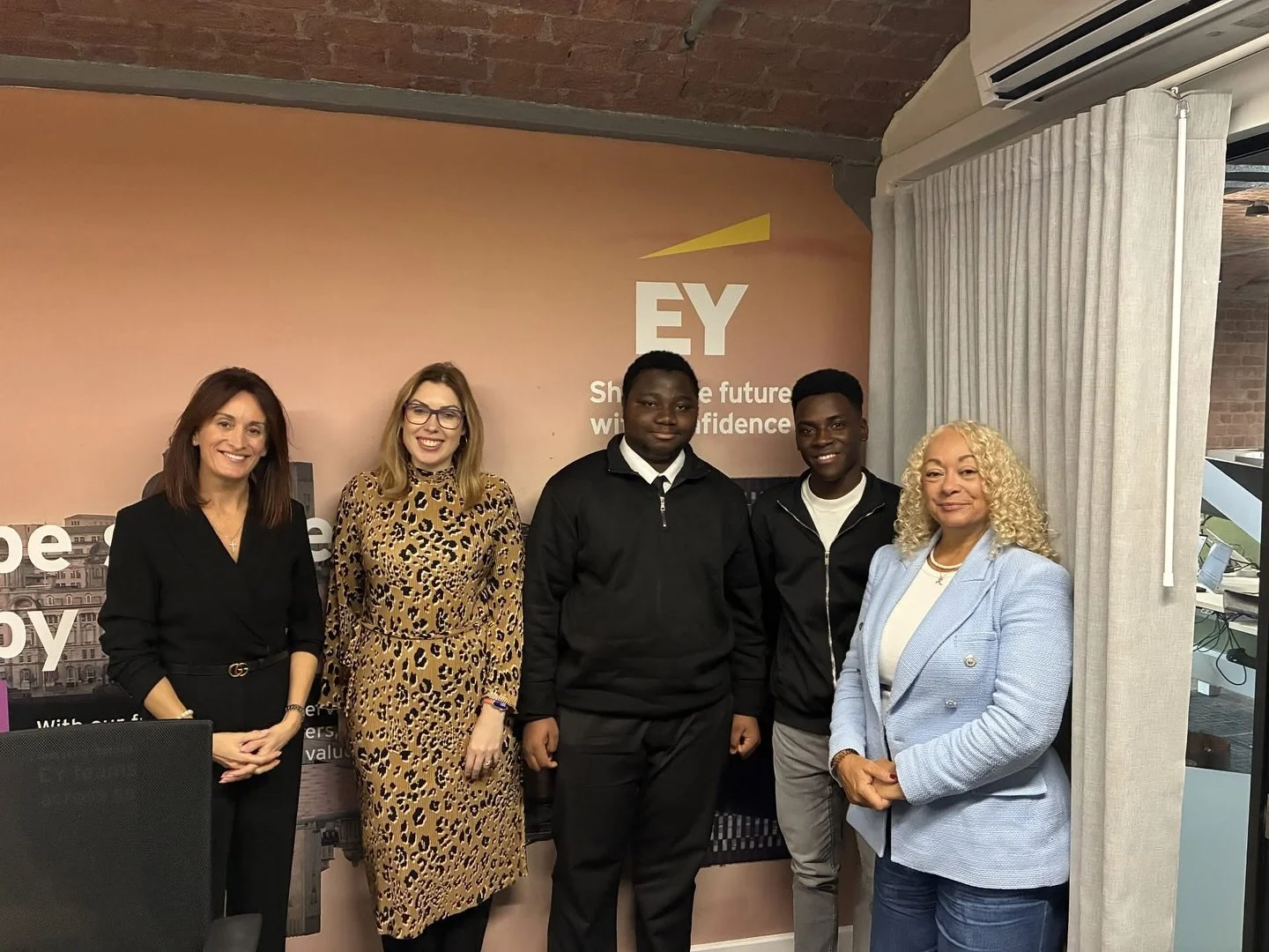 Lovely visit to @ey_global Liverpool last week to learn more about the fantastic work of the EY Foundation – helping young people from low-income backgrounds gain the skills, confidence and opportunities they need to thrive in the workplace.
I