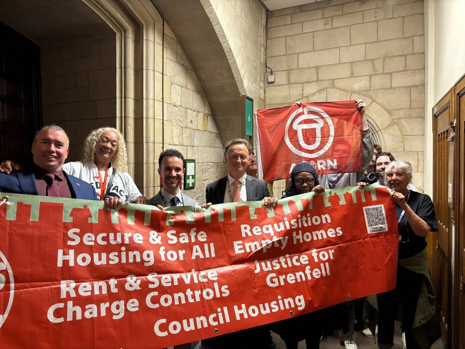 It was a pleasure to join parliamentary colleagues and @acornunion members this week to support Chris Hinchliff MP&rsquo;s amendment to the Representation of the People Bill calling for the ban on housing developers donating to political parties.

Po