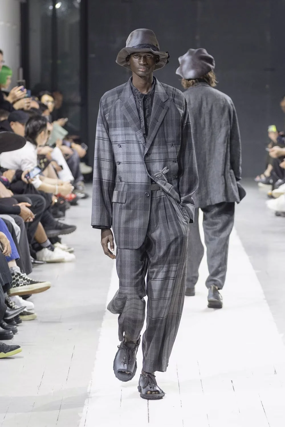 Yohji-Yamamoto-POUR-HOMME-SS24_LOOK-6.JPG