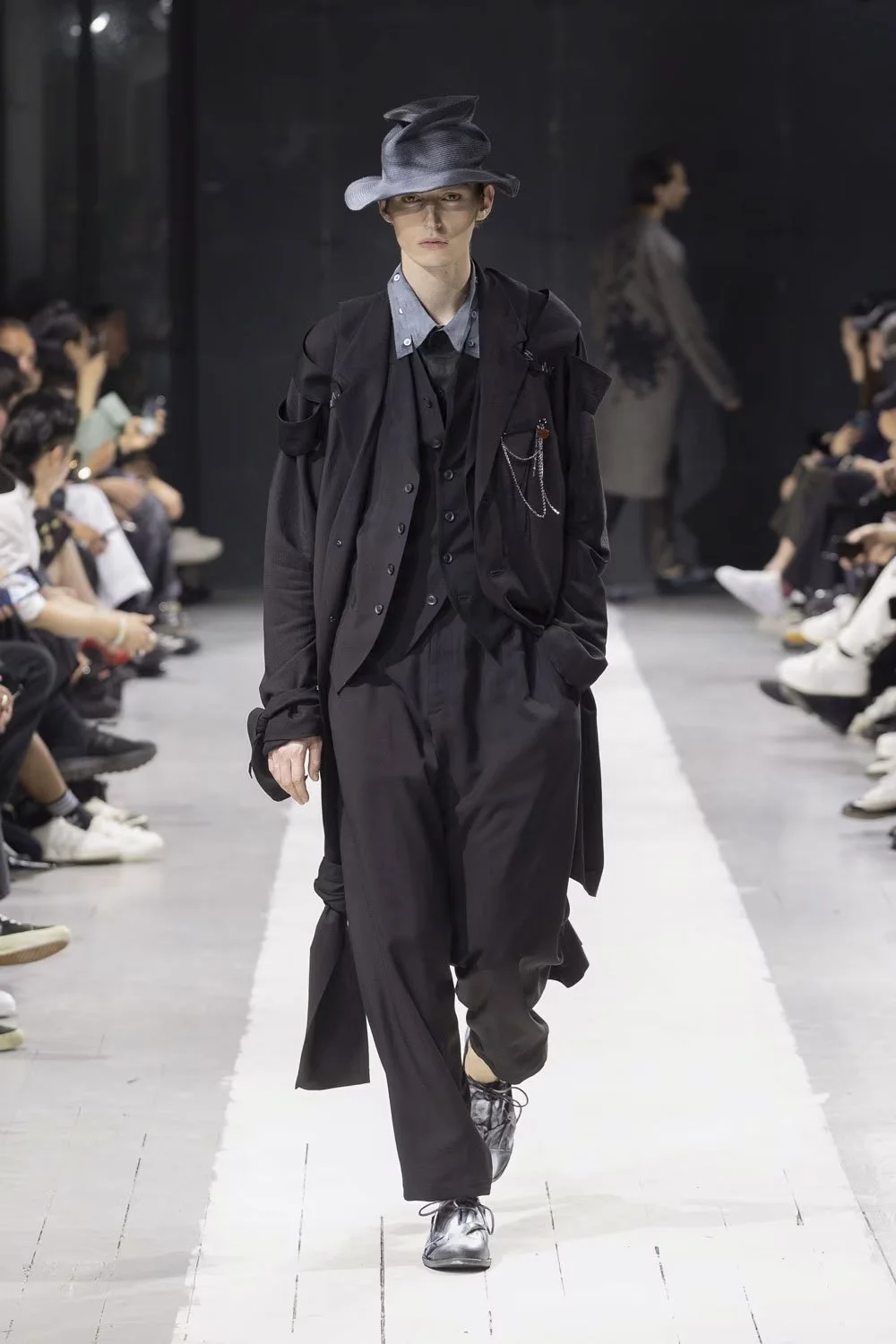 Yohji-Yamamoto-POUR-HOMME-SS24_LOOK-10.JPG