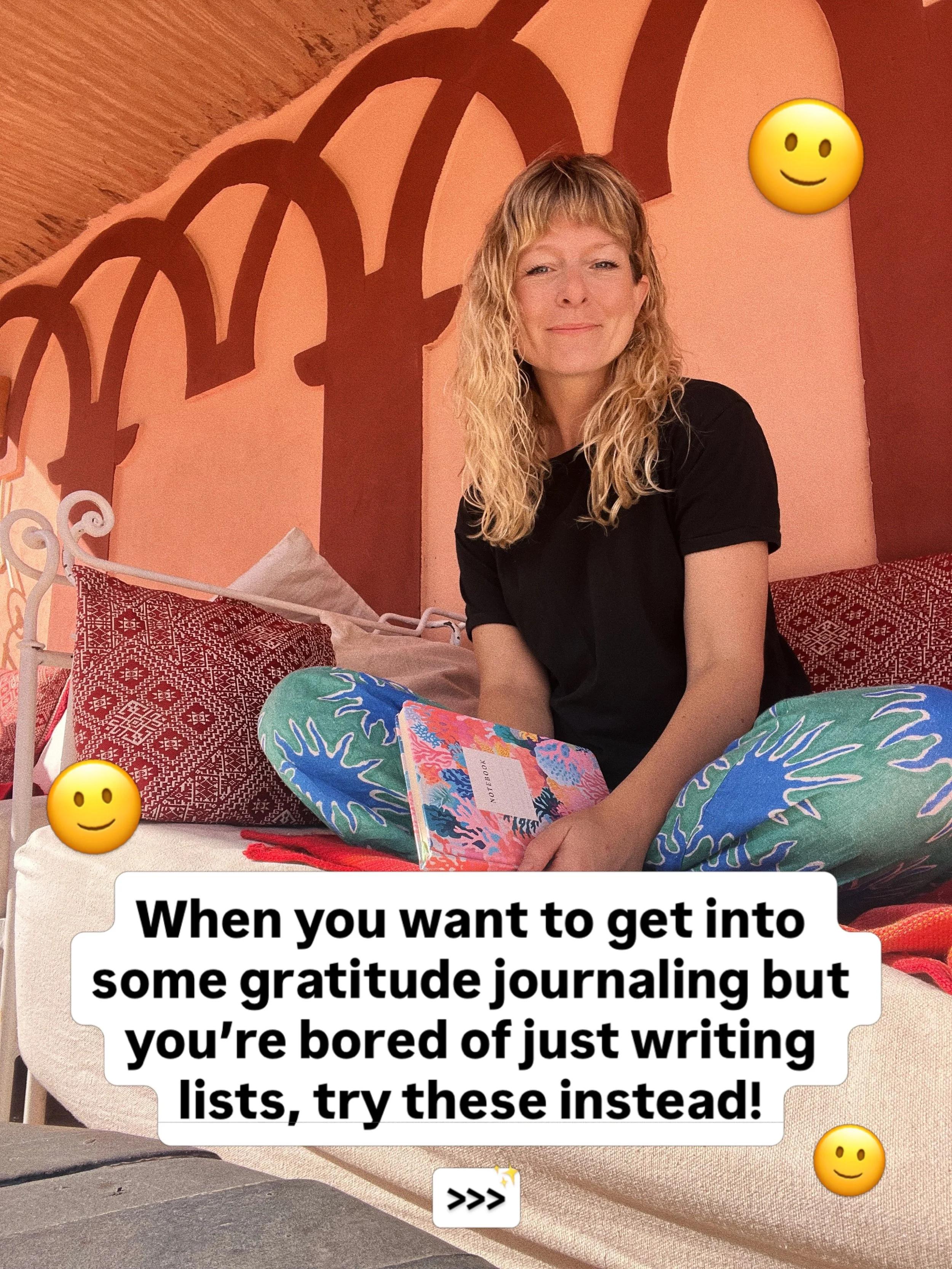 Nothing wrong with a gratitude list! But if you find yourself a bit fed up with listing the same things over and over in a few bullet points, here are a few creative ideas to mix it up 🙂✍️