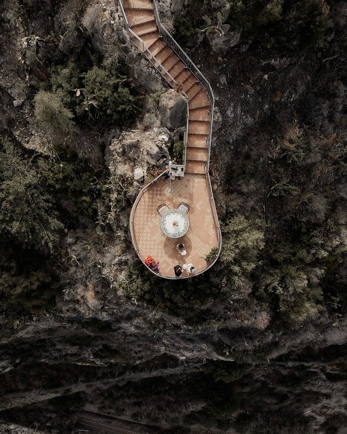sicily 🌊 

planner: @somewhere_crazy 
photo: @lukas_hanifle_photography 

#sicily #sicilyelopement #luxuryelopement #italianwedding #elopeinitaly #italy #elopementphotography #elopementvideographer #elopementwedding #elopementfilm #elopementinspirat
