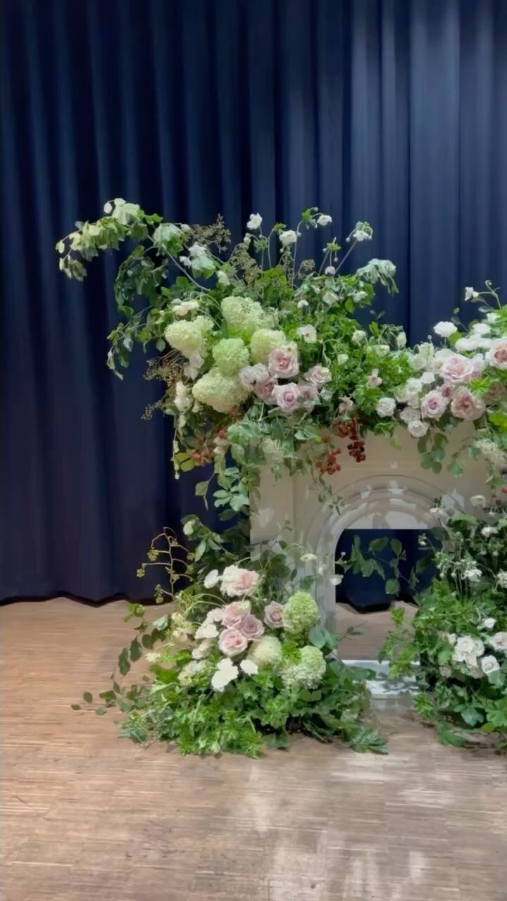 Signing off for the year ❤️❤️❤️ what a year of change thank you @theogoffeflowers @u.fl.o.london @christopheberreterot and the wonderful students it’s been a pleasure to teach you!