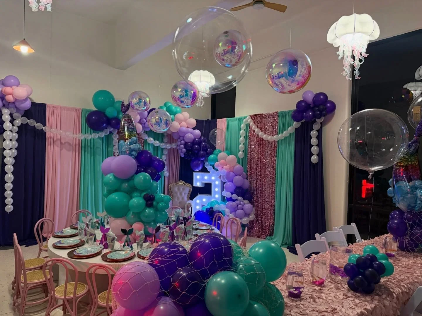 Under the Sea Birthday Party 🐚🫧🧜🏽&zwj;♀️

Want to make your event exclusively epic? 

Inquire today 📲 and fill out the link in the bio!🔗 

#detroiteventdecorator #epicentertainmentteam #detroitevents #detroiteventspace #mermaidparty