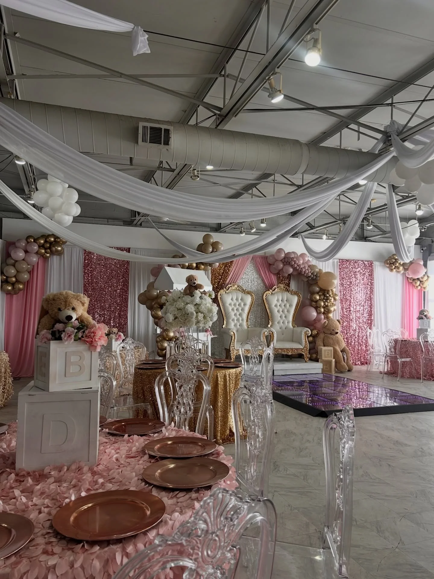 We can bear-ly wait to meet you 🧸💗

Thank you to our amazing clients for trusting us with to bring their vision to life, and congratulations on your baby girl! 💞

Ask us about: 📲🔗
💞 Venue rental
🧸 Balloon d&eacute;cor
💗 Backdrops &amp; draper