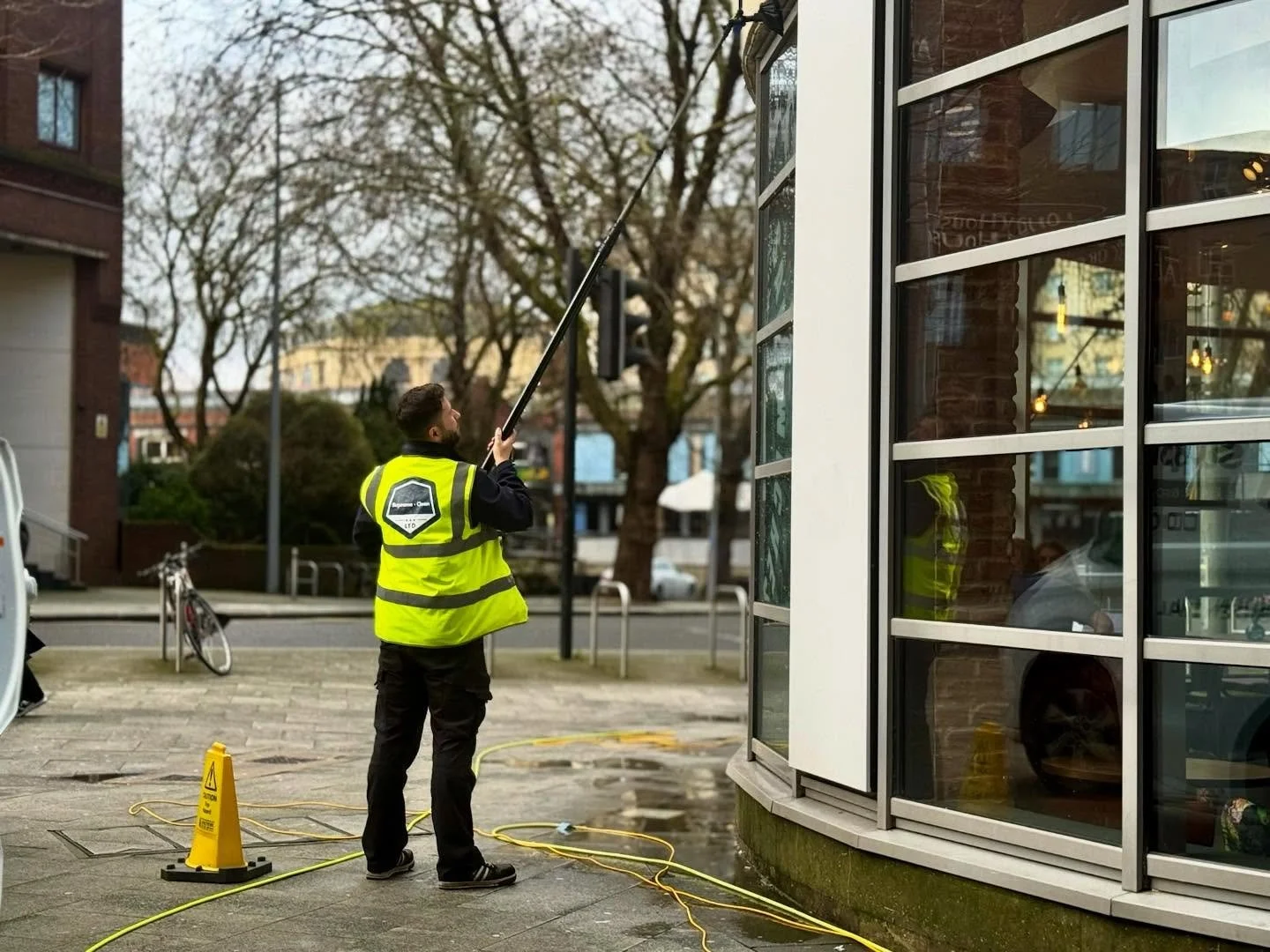 Window cleaning for @thefika.uk in central Bristol 📸

#windowcleaning #bristol #coffeeshop #cleaningservices #supremeclean