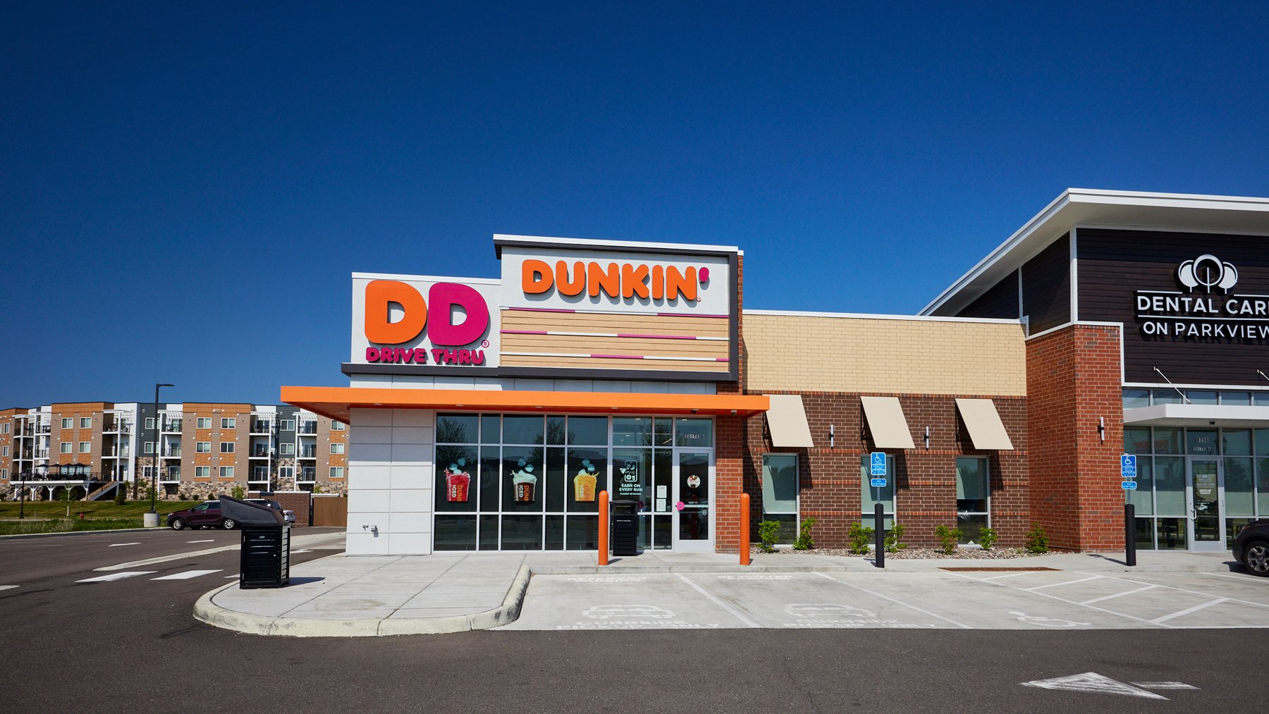 B2B_Dunkin_0001Lr.jpg