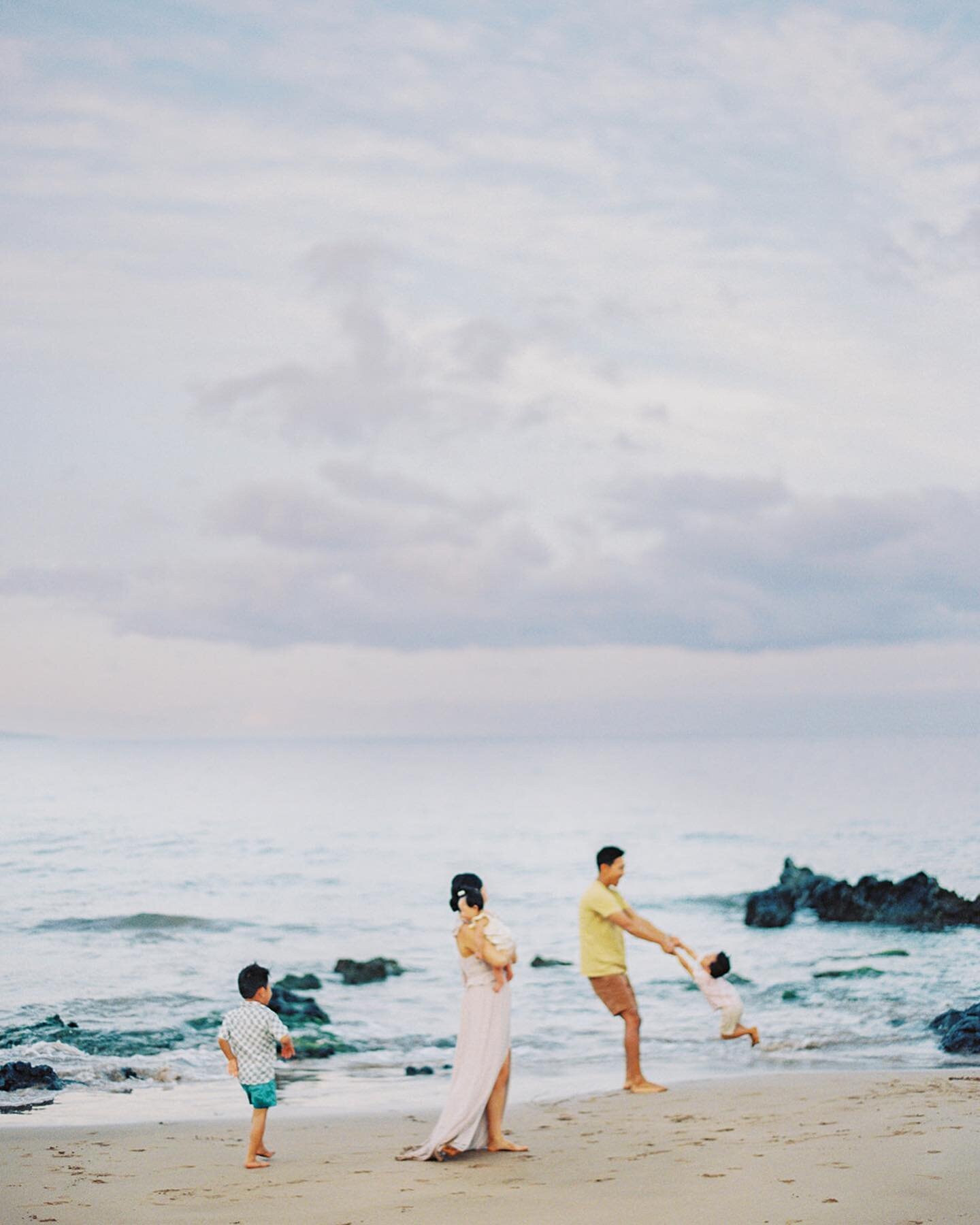 Kinda sad no one was telling me to stay in bed while they cooked me breakfast this morning 🤪 I guess Mother&rsquo;s Day can&rsquo;t last forever 😢  #itwasfunwhileitlasted 
.
.
.
.
.
.
&nbsp;#mauifamilyphotographer
&nbsp;#mauifamilyphotography
&nbsp